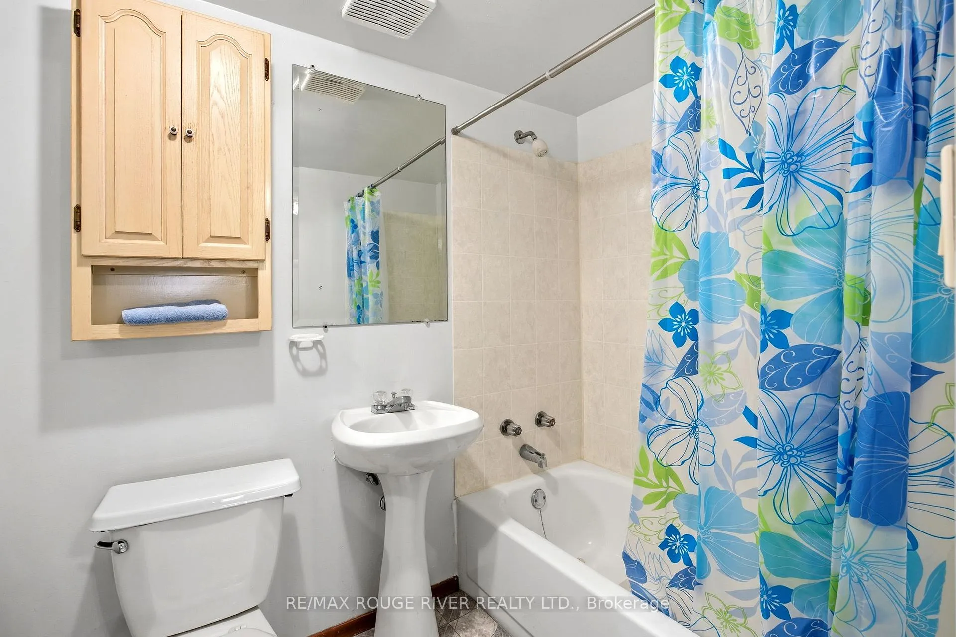 Photo 29 of 796 Batory Avenue, Pickering, West Shore — HOMEH