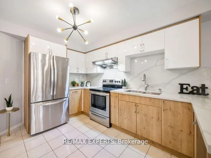 Photo 6 of 97 Pinedale Gate, Vaughan, East Woodbridge — HOMEH