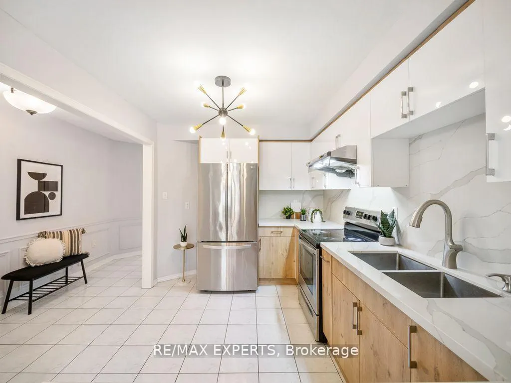 Photo 8 of 97 Pinedale Gate, Vaughan, East Woodbridge — HOMEH