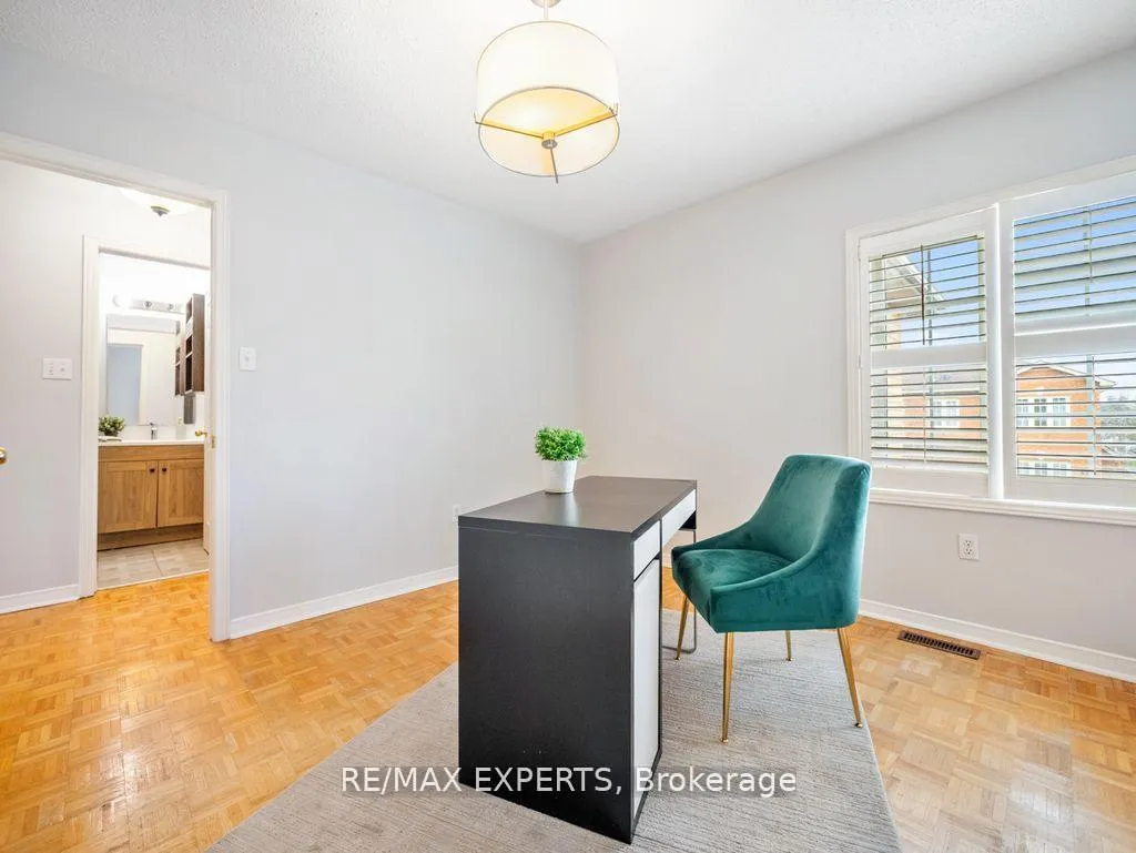 Photo 20 of 97 Pinedale Gate, Vaughan, East Woodbridge — HOMEH