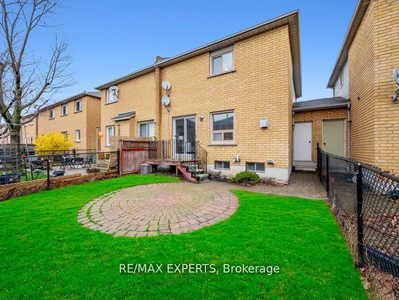 Photo 28 of 97 Pinedale Gate, Vaughan, East Woodbridge — HOMEH
