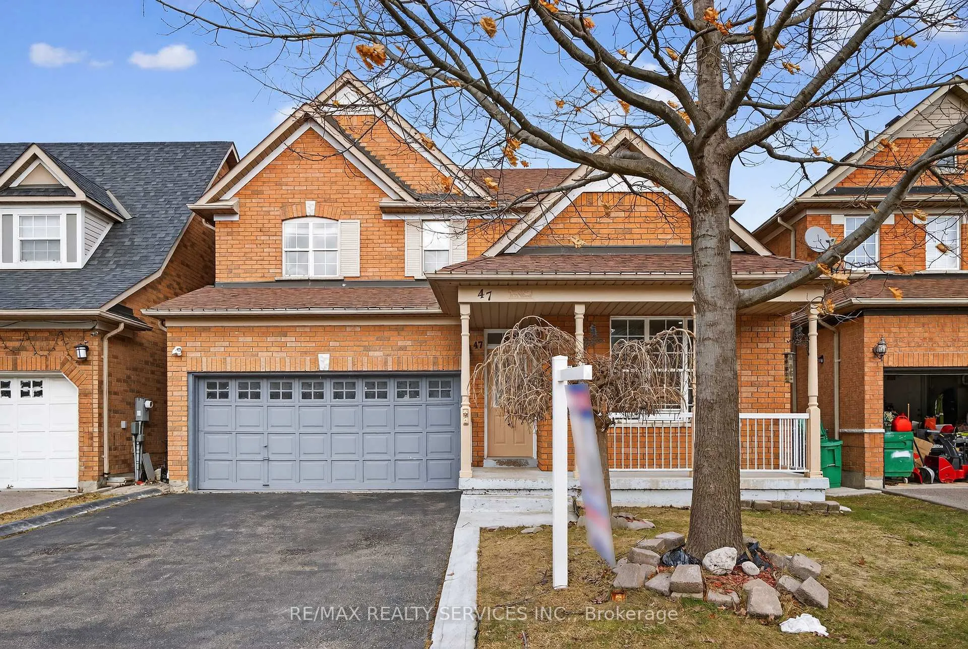 Photo 6 of 47 Upper Highlands Drive, Brampton, Heart Lake East — HOMEH