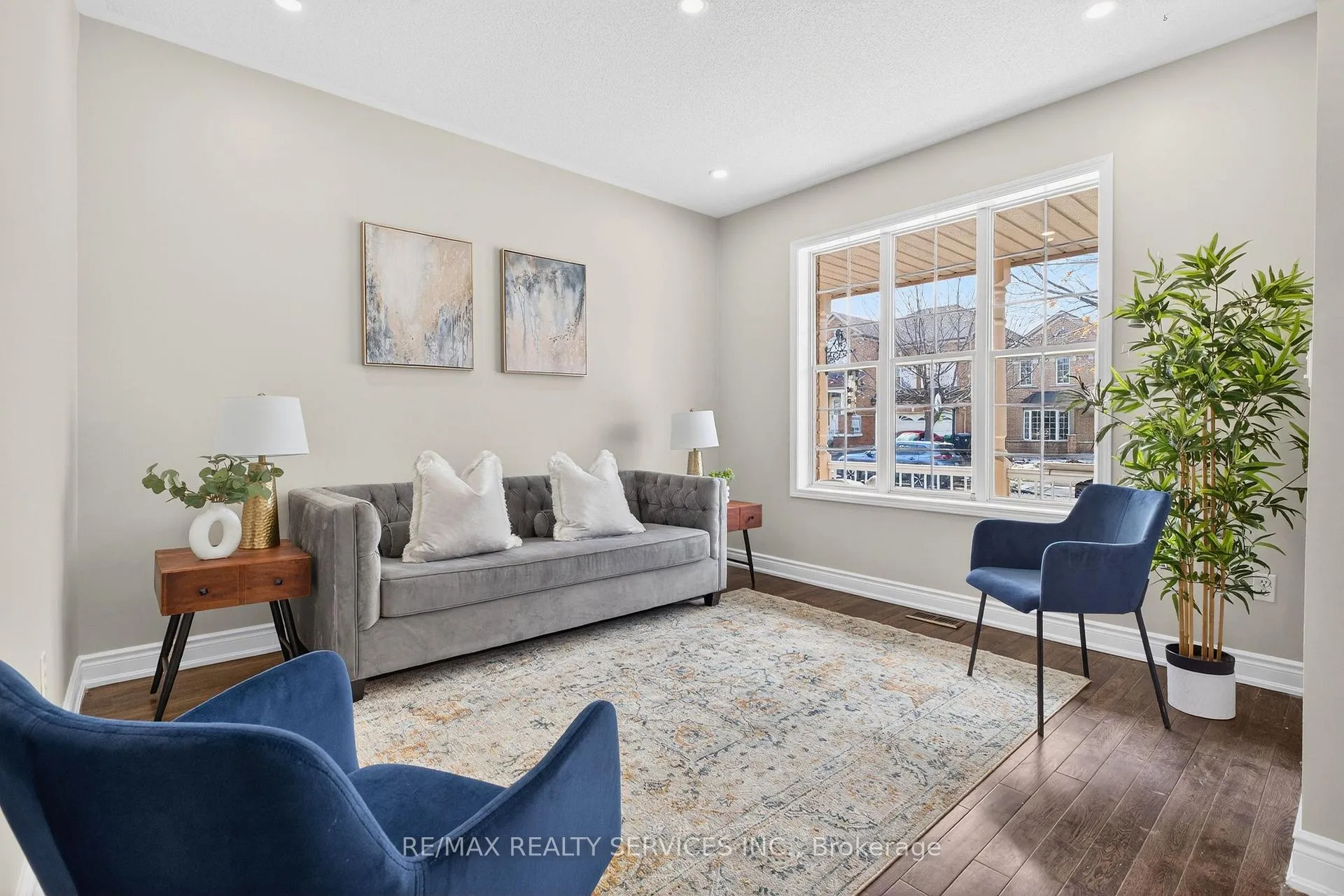 Photo 9 of 47 Upper Highlands Drive, Brampton, Heart Lake East — HOMEH