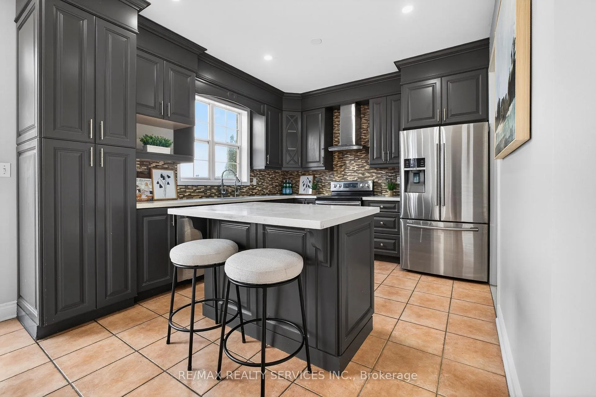Photo 15 of 47 Upper Highlands Drive, Brampton, Heart Lake East — HOMEH