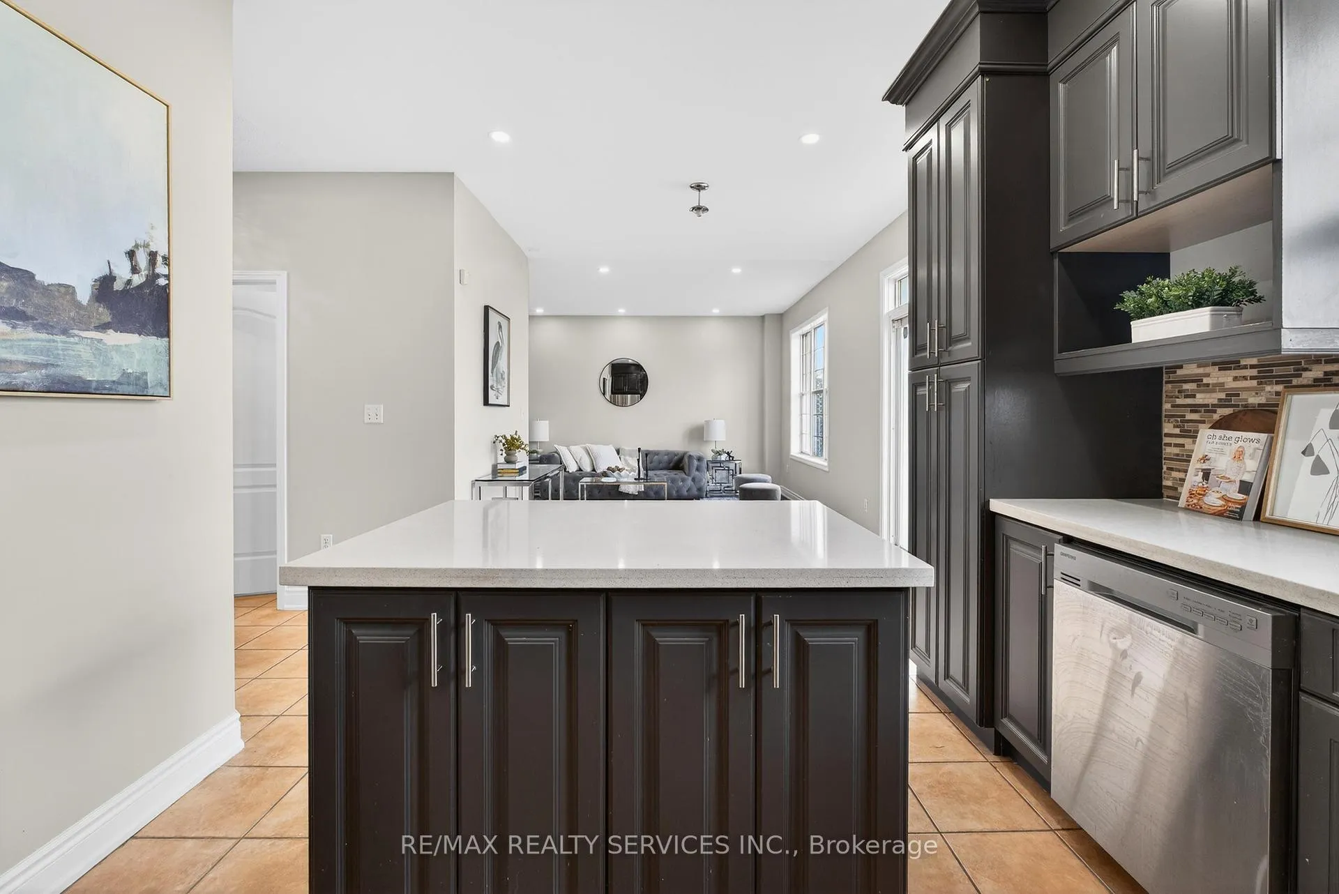 Photo 17 of 47 Upper Highlands Drive, Brampton, Heart Lake East — HOMEH