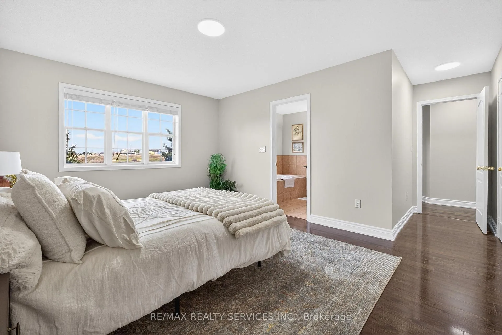 Photo 25 of 47 Upper Highlands Drive, Brampton, Heart Lake East — HOMEH