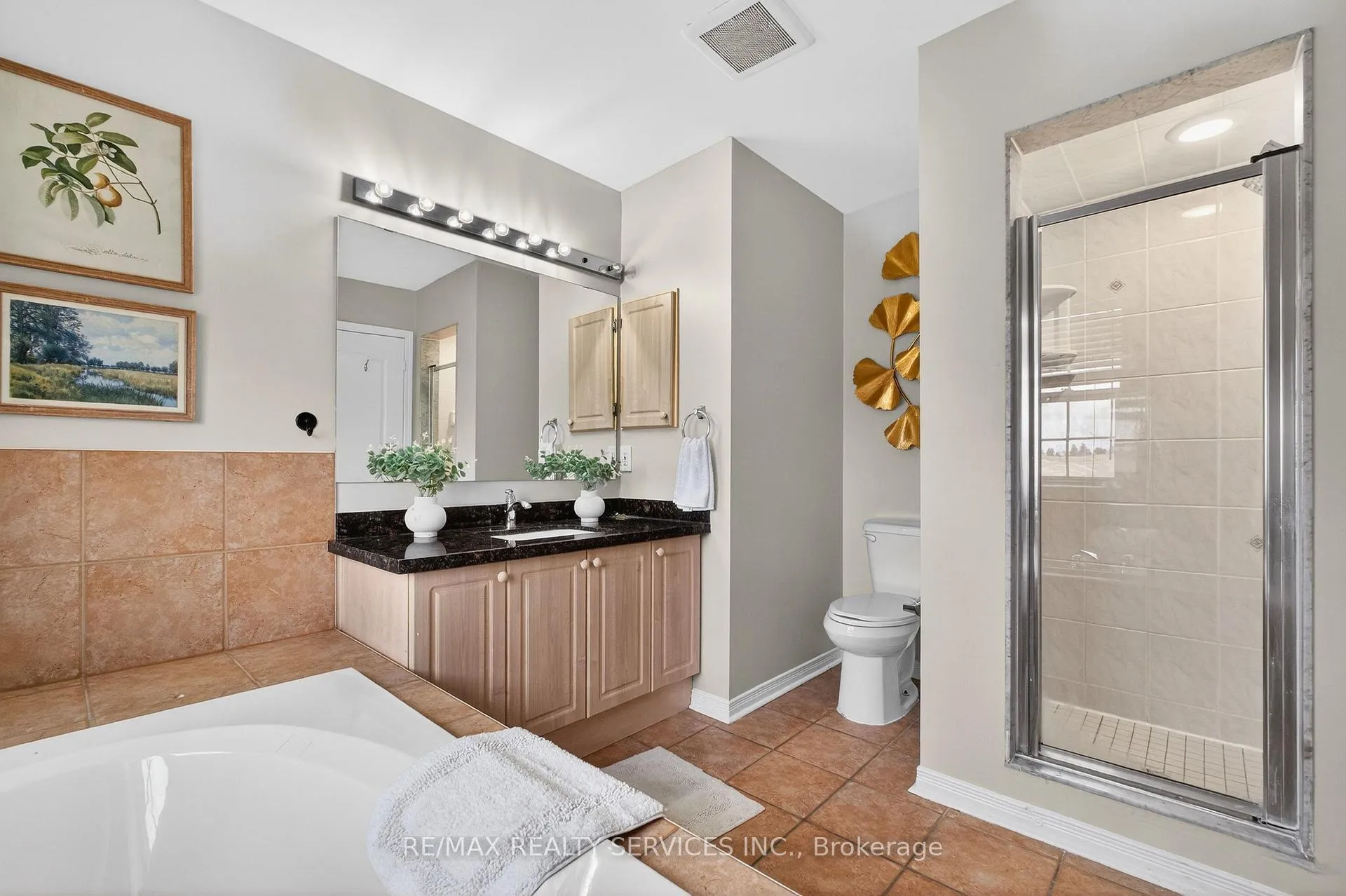 Photo 28 of 47 Upper Highlands Drive, Brampton, Heart Lake East — HOMEH