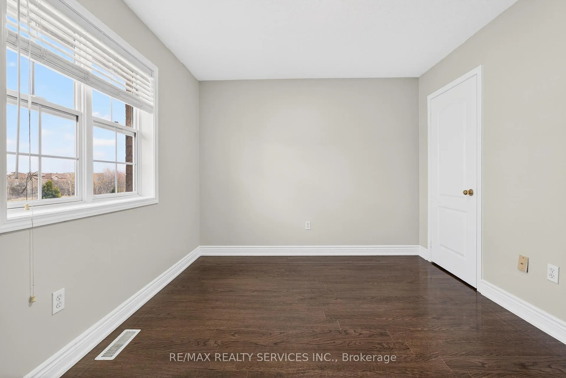 Photo 33 of 47 Upper Highlands Drive, Brampton, Heart Lake East — HOMEH