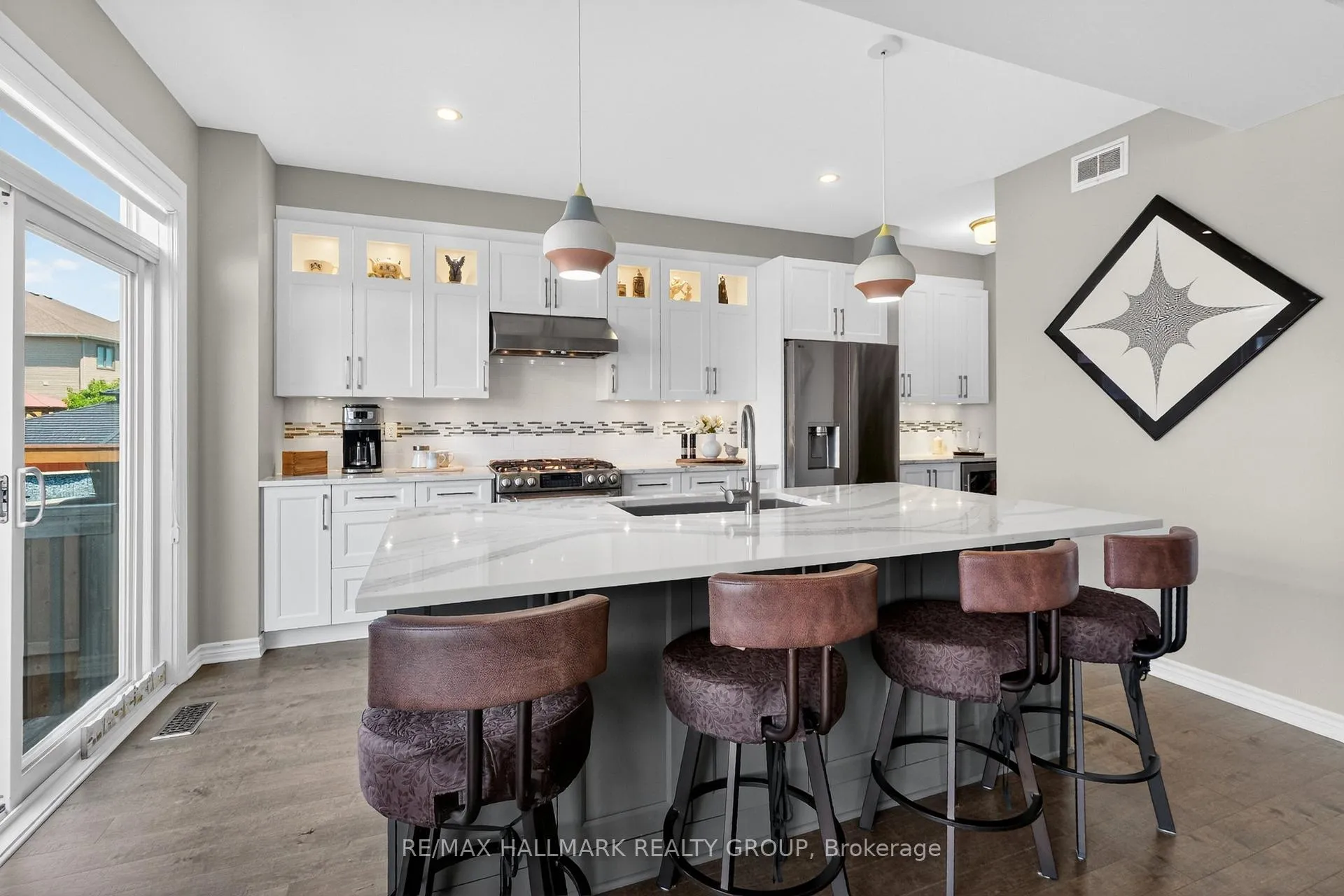 Photo 9 of 707 Mashkig Avenue, Ottawa, Camelot — HOMEH