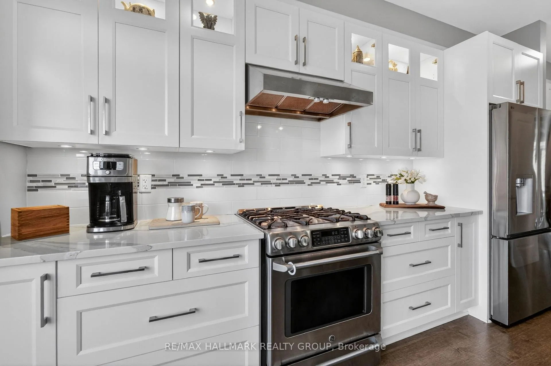 Photo 14 of 707 Mashkig Avenue, Ottawa, Camelot — HOMEH