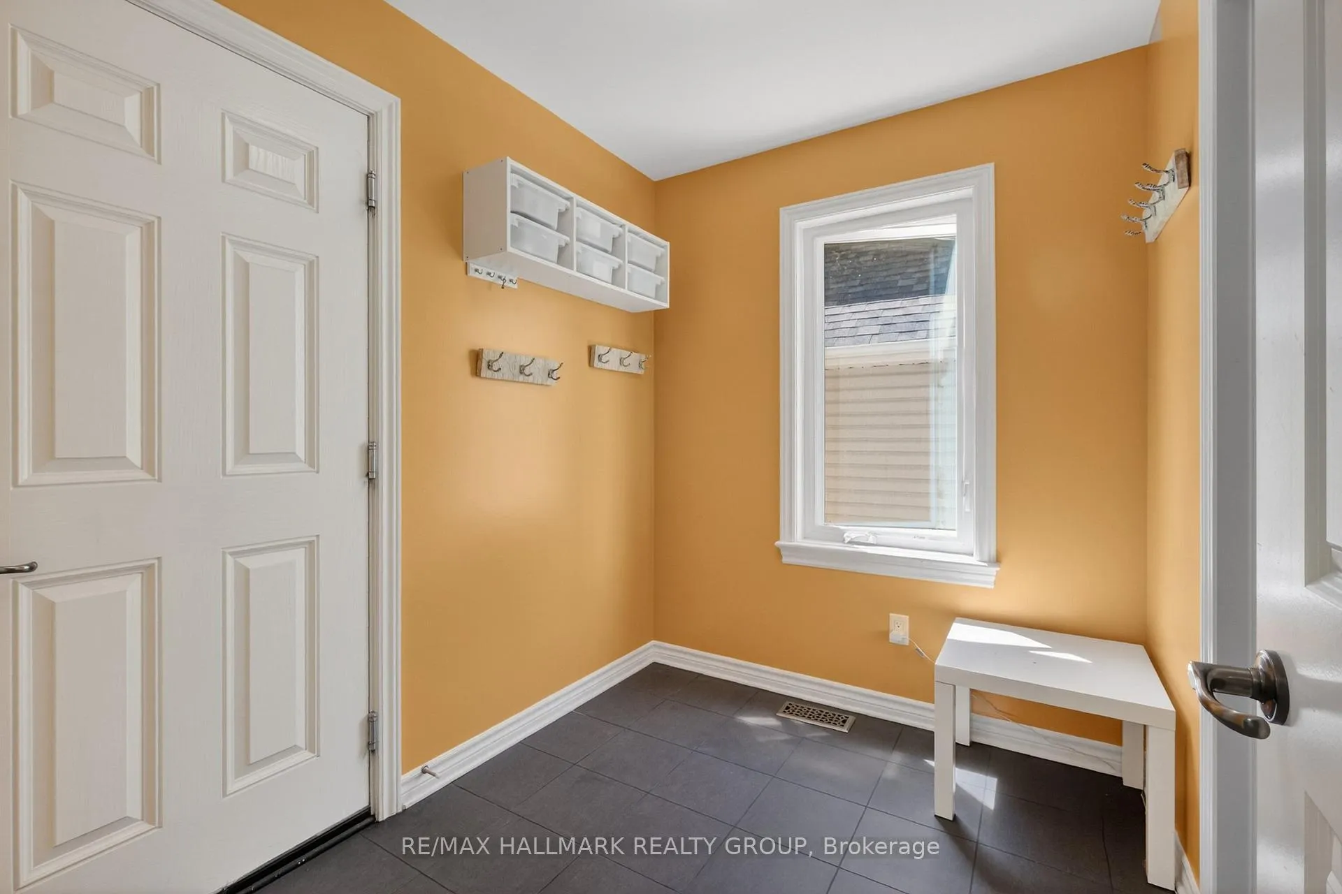 Photo 19 of 707 Mashkig Avenue, Ottawa, Camelot — HOMEH