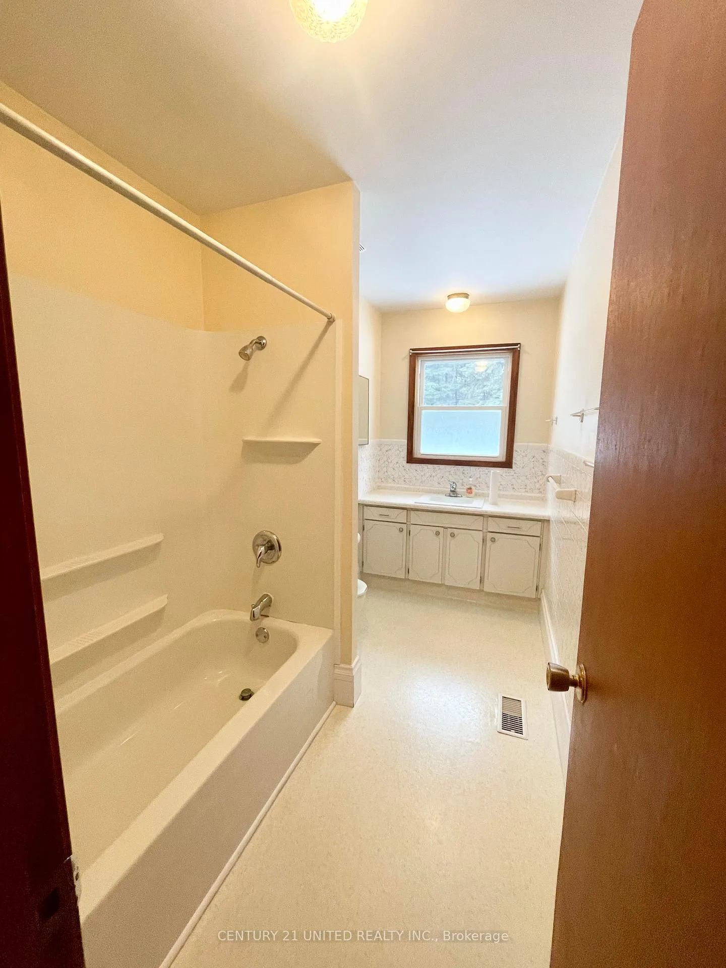 Photo 9 of 4754 County 45 Road, Hamilton Township, Baltimore — HOMEH