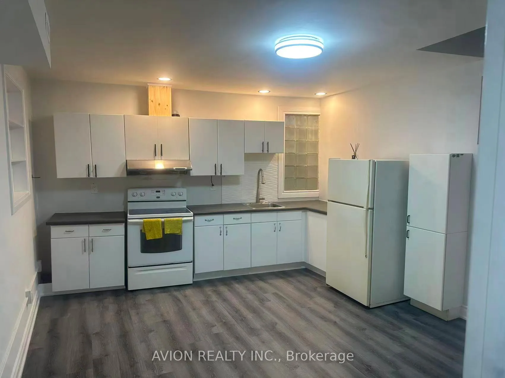 Front of Unit APARTMENT C, 92 King Street