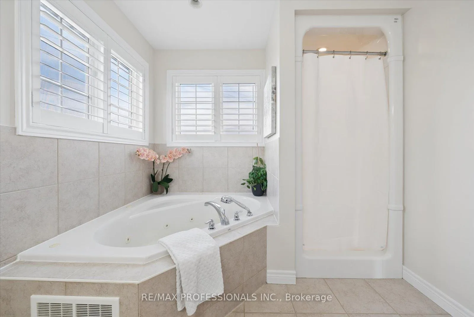 Photo 22 of 1649 Northfield Avenue, Oshawa, Samac — HOMEH