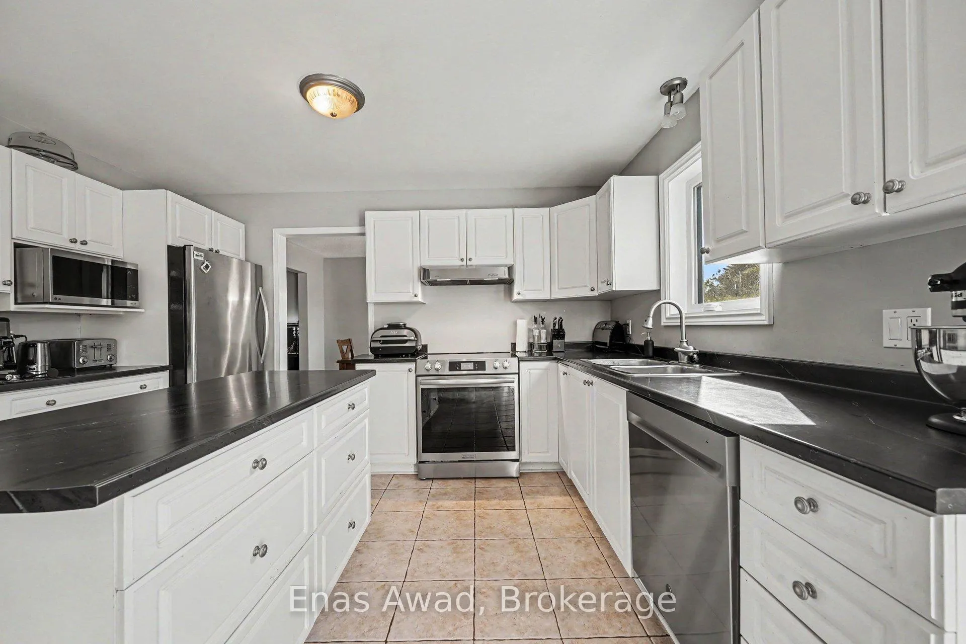 Photo 10 of 1253 Collier Crescent, Ottawa, Greely — HOMEH
