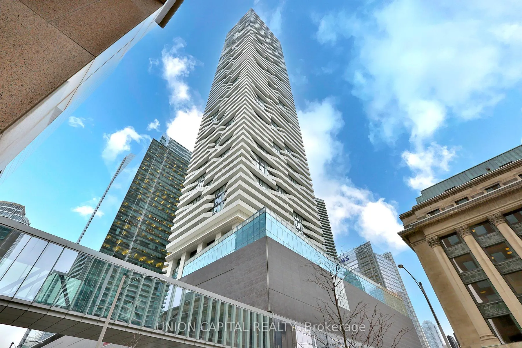 Front of Unit 2105, 88 Harbour Street
