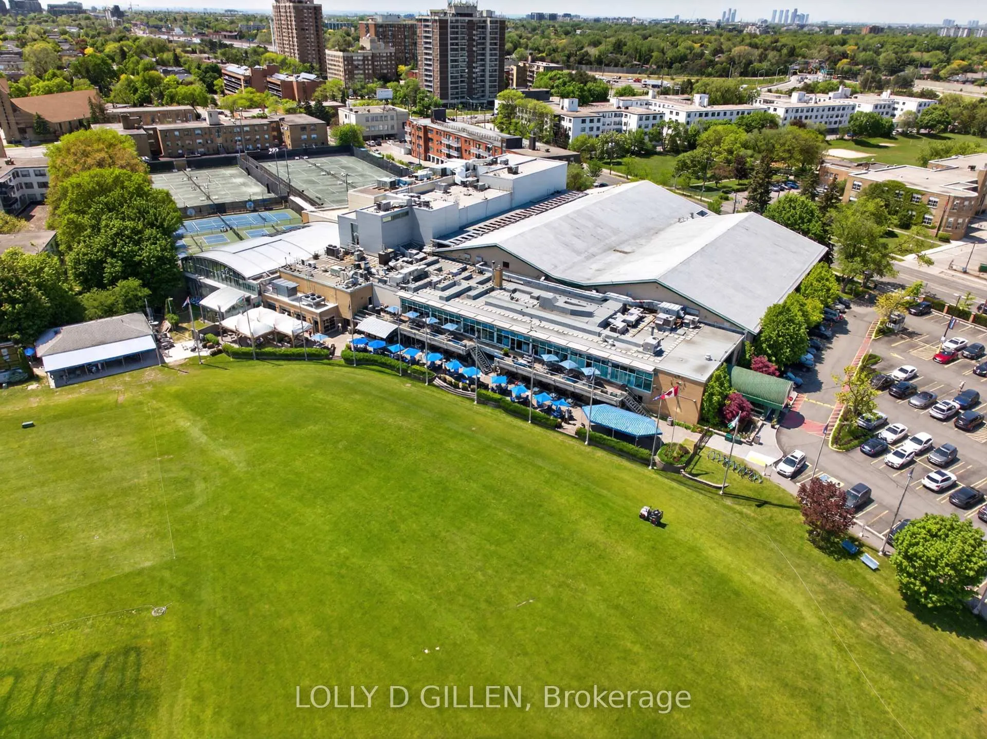 Photo 6 of 24 Saunders Street, Toronto, Bedford Park-Nortown — HOMEH