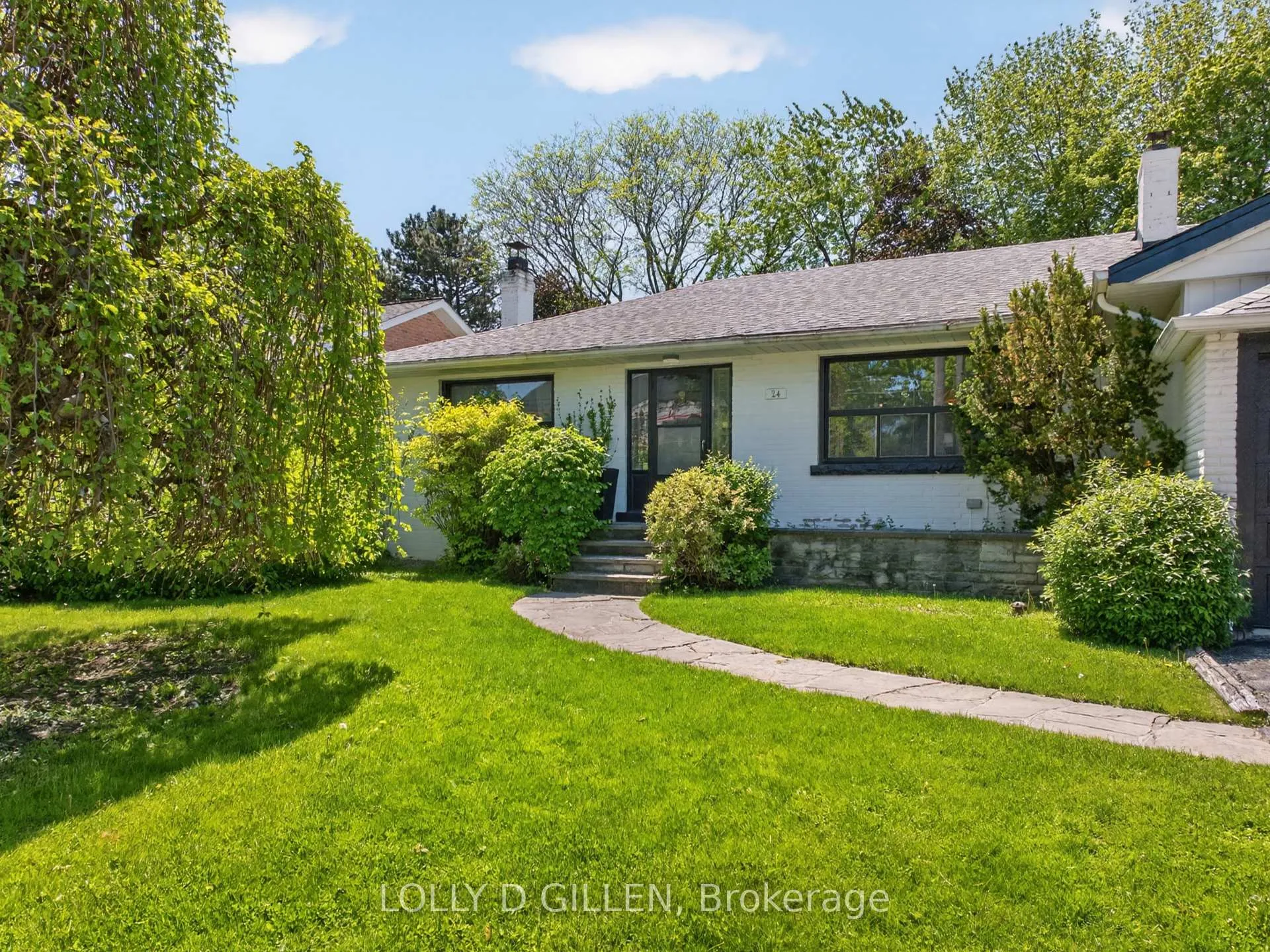 Photo 9 of 24 Saunders Street, Toronto, Bedford Park-Nortown — HOMEH