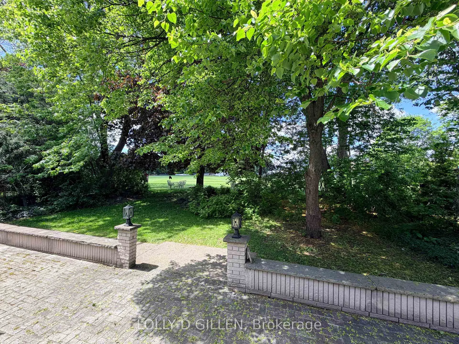 Photo 11 of 24 Saunders Street, Toronto, Bedford Park-Nortown — HOMEH