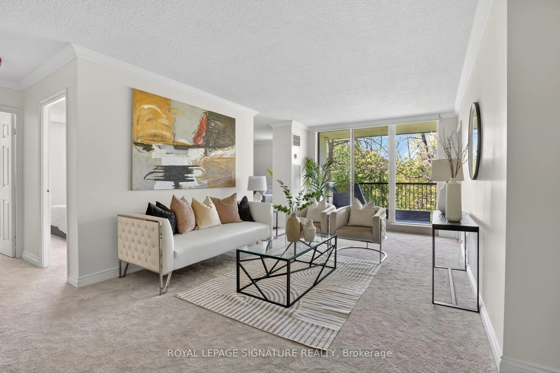 Photo 4 of Unit 103, 7811 Yonge Street, Markham, Thornhill — HOMEH