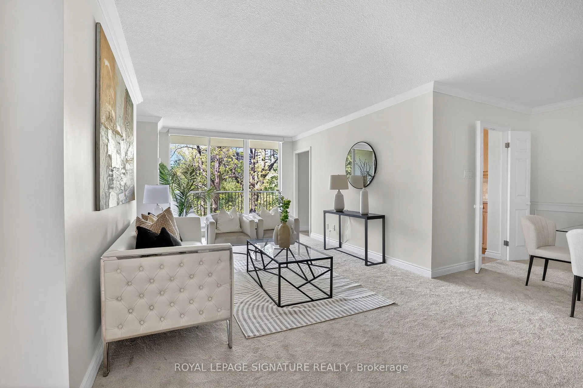 Photo 5 of Unit 103, 7811 Yonge Street, Markham, Thornhill — HOMEH