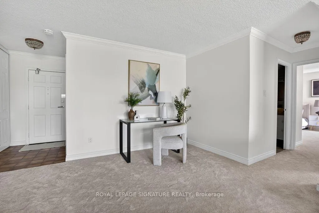 Photo 8 of Unit 103, 7811 Yonge Street, Markham, Thornhill — HOMEH