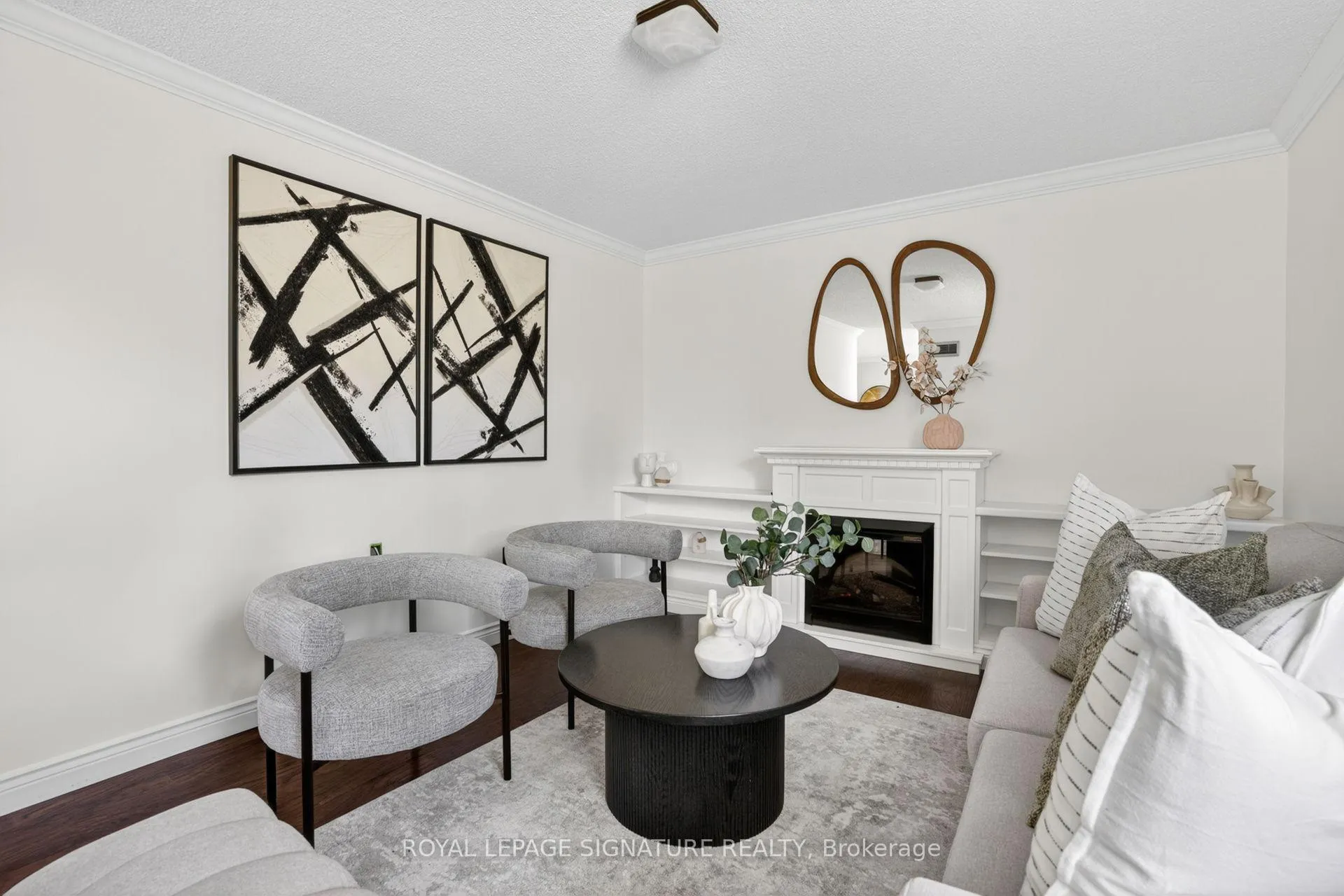 Photo 11 of Unit 103, 7811 Yonge Street, Markham, Thornhill — HOMEH