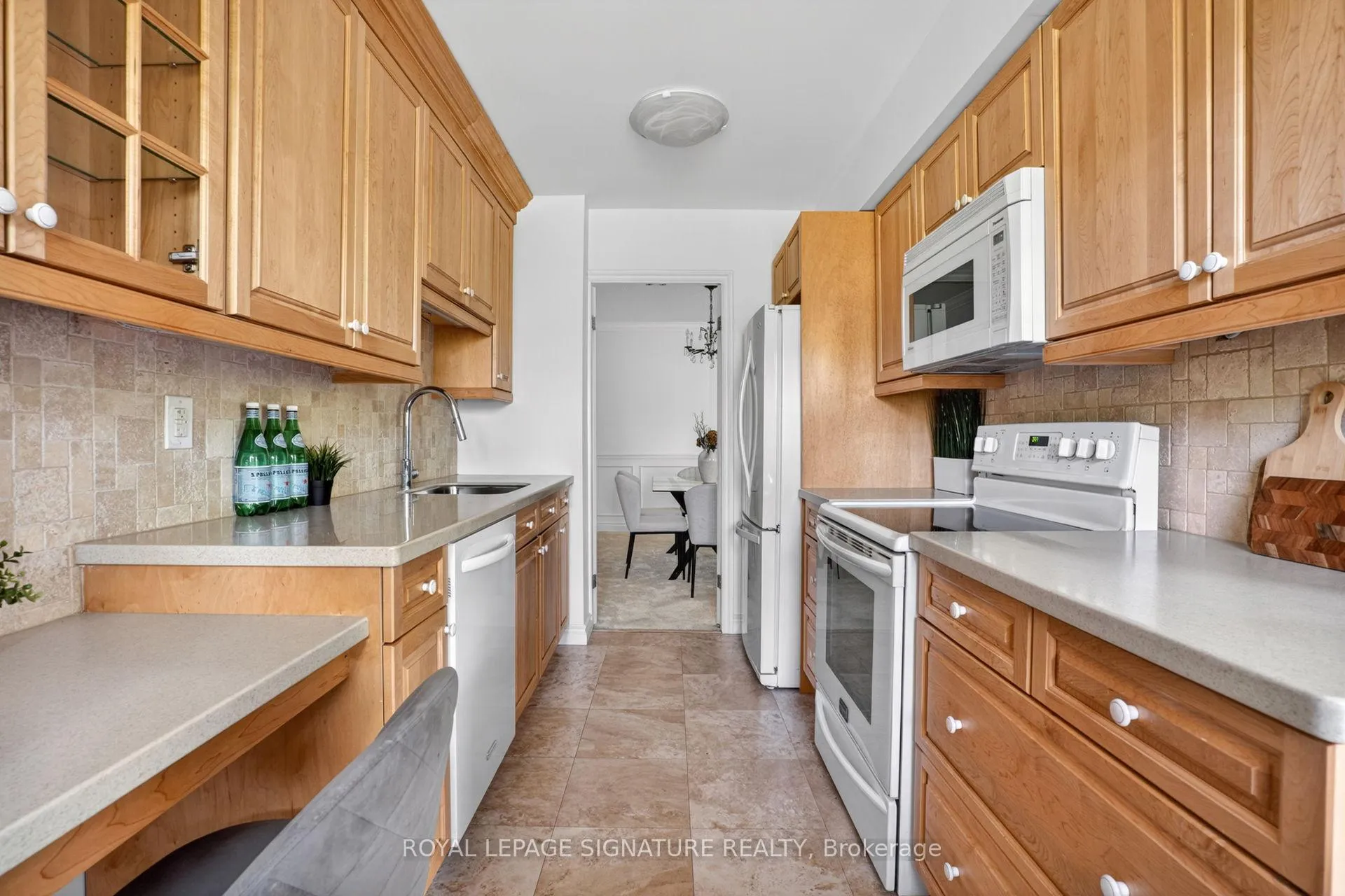 Photo 13 of Unit 103, 7811 Yonge Street, Markham, Thornhill — HOMEH