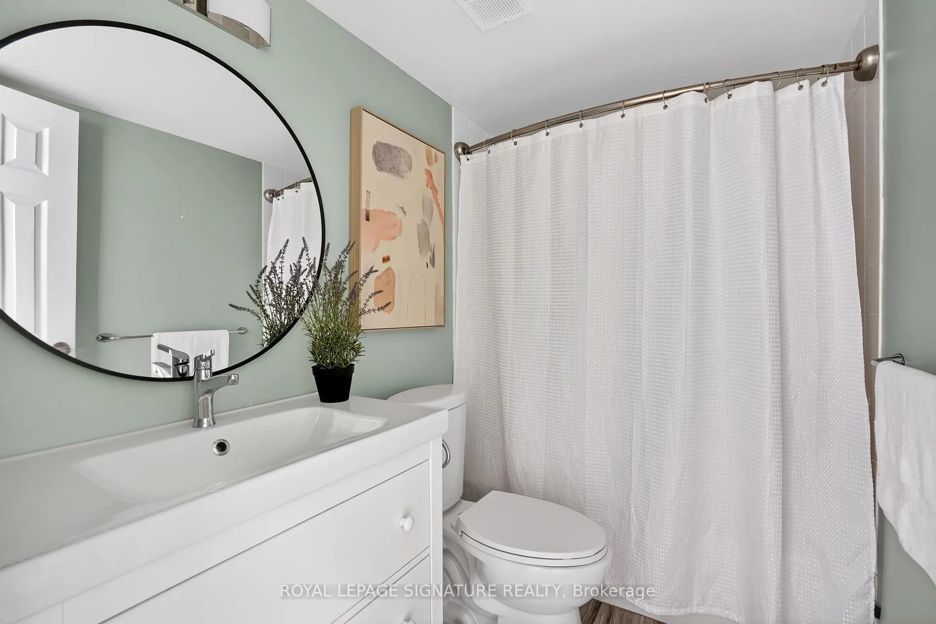 Photo 18 of Unit 103, 7811 Yonge Street, Markham, Thornhill — HOMEH