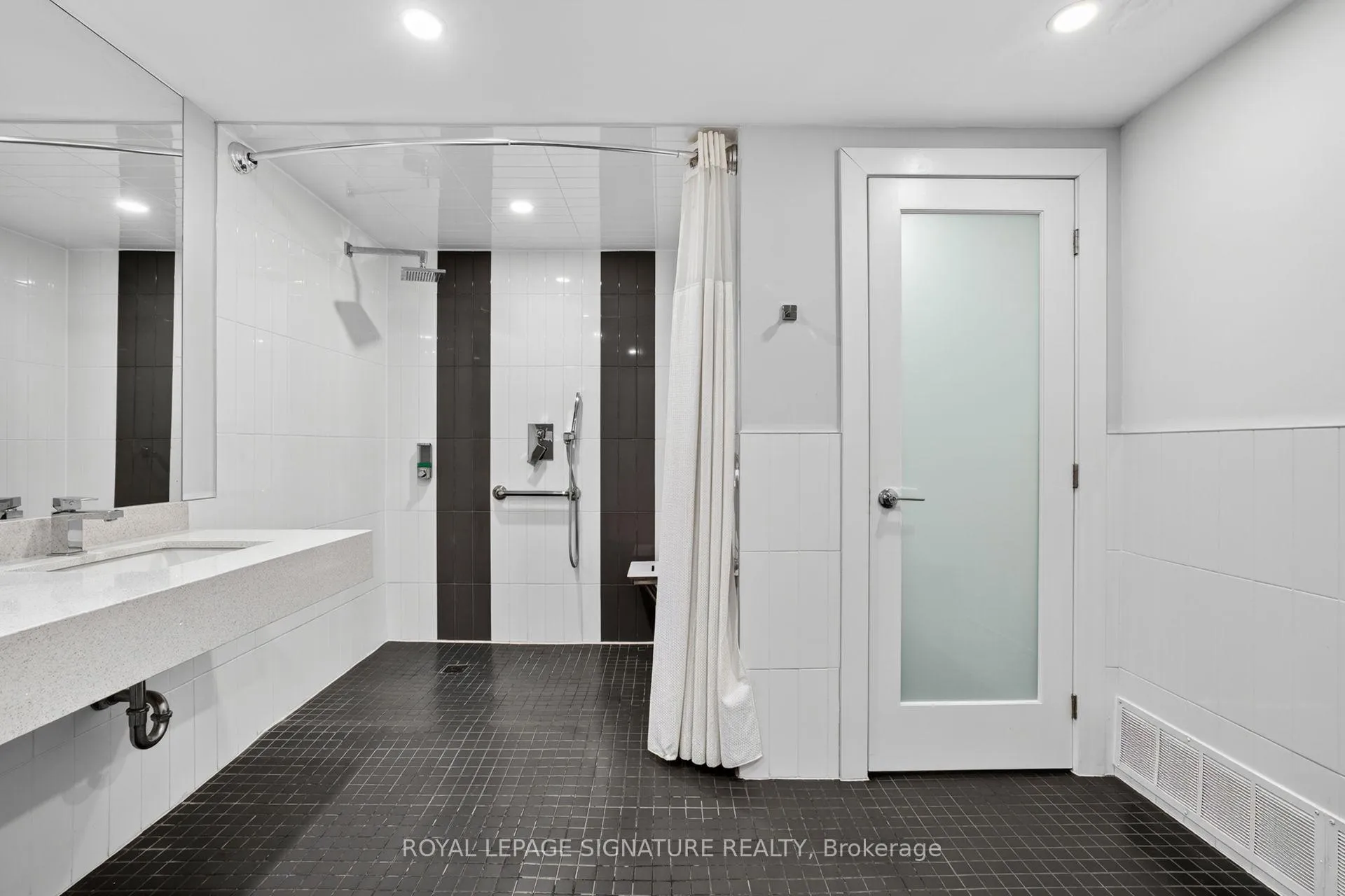 Photo 31 of Unit 103, 7811 Yonge Street, Markham, Thornhill — HOMEH