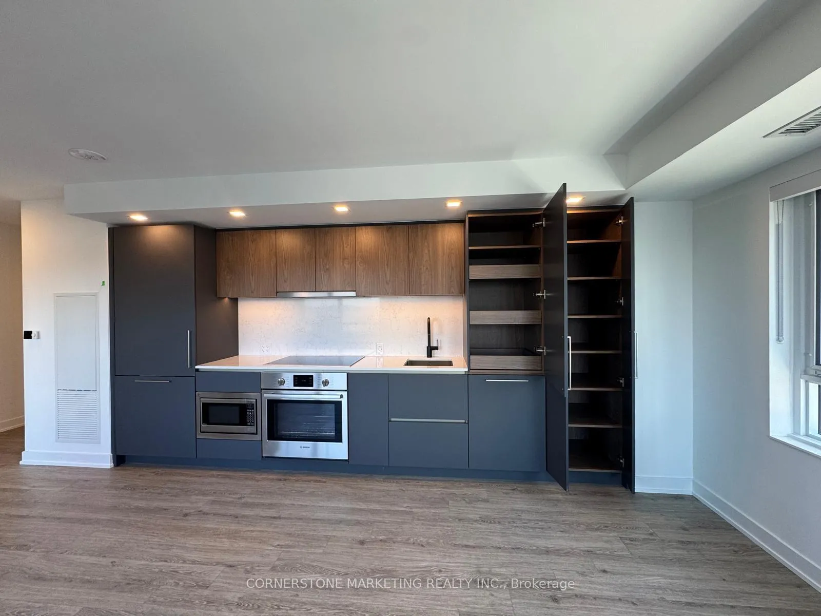 Photo 7 of Unit 804, 609 Sherbourne Street, Toronto, North St. James Town — HOMEH