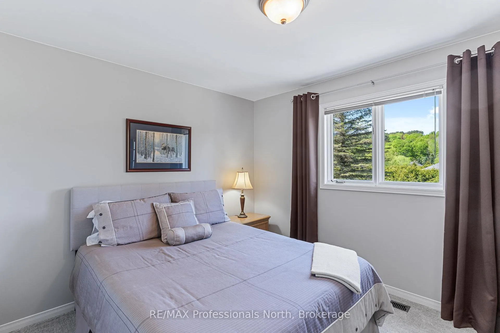 Photo 24 of 68 Halbiem Crescent, Dysart et al, Dysart — HOMEH