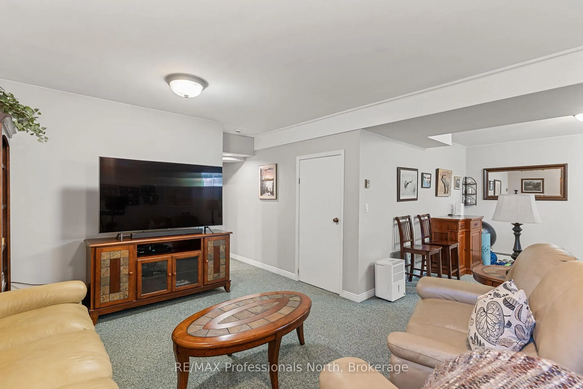 Photo 32 of 68 Halbiem Crescent, Dysart et al, Dysart — HOMEH