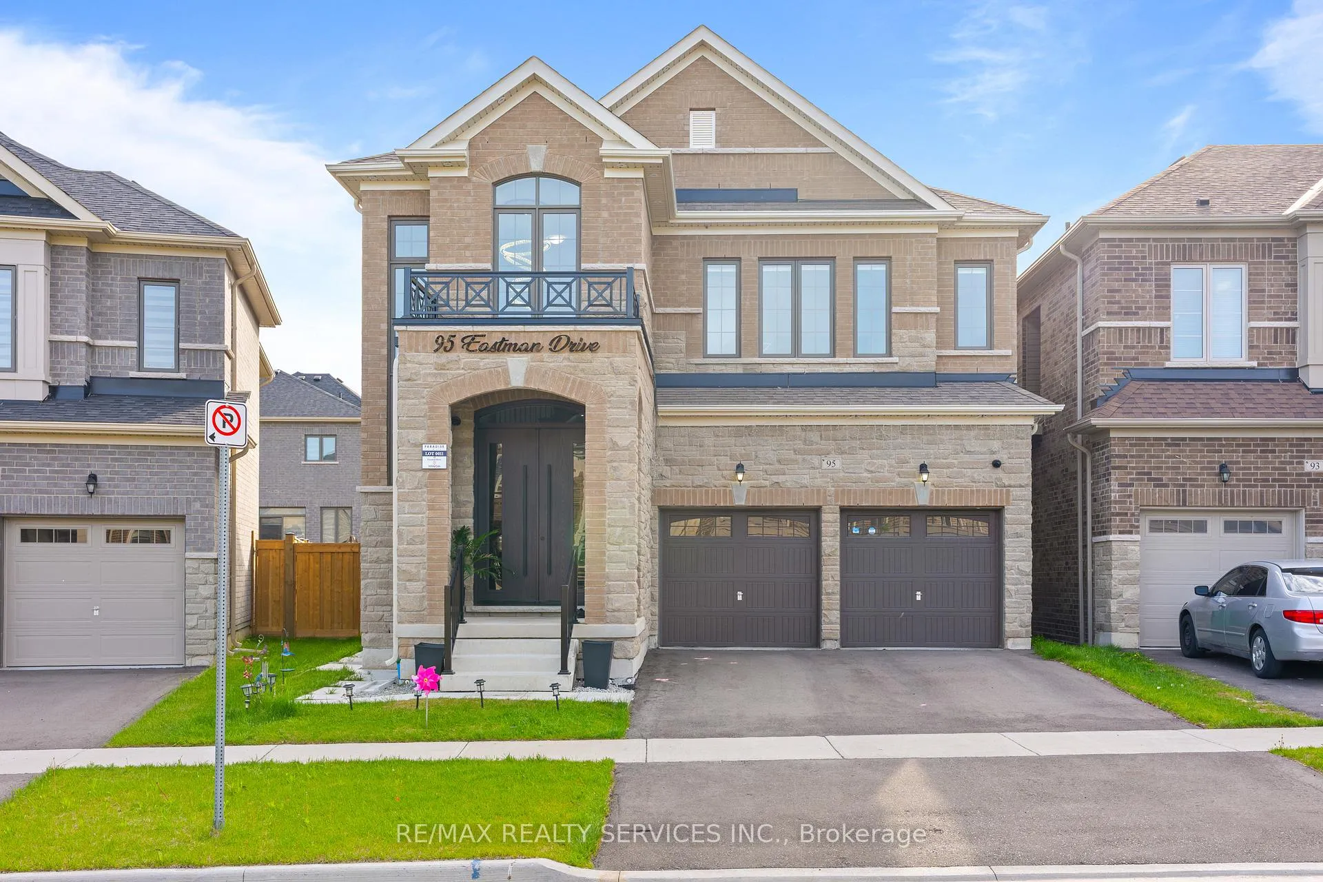 Photo 2 of 95 Eastman Drive, Brampton, Credit Valley — HOMEH