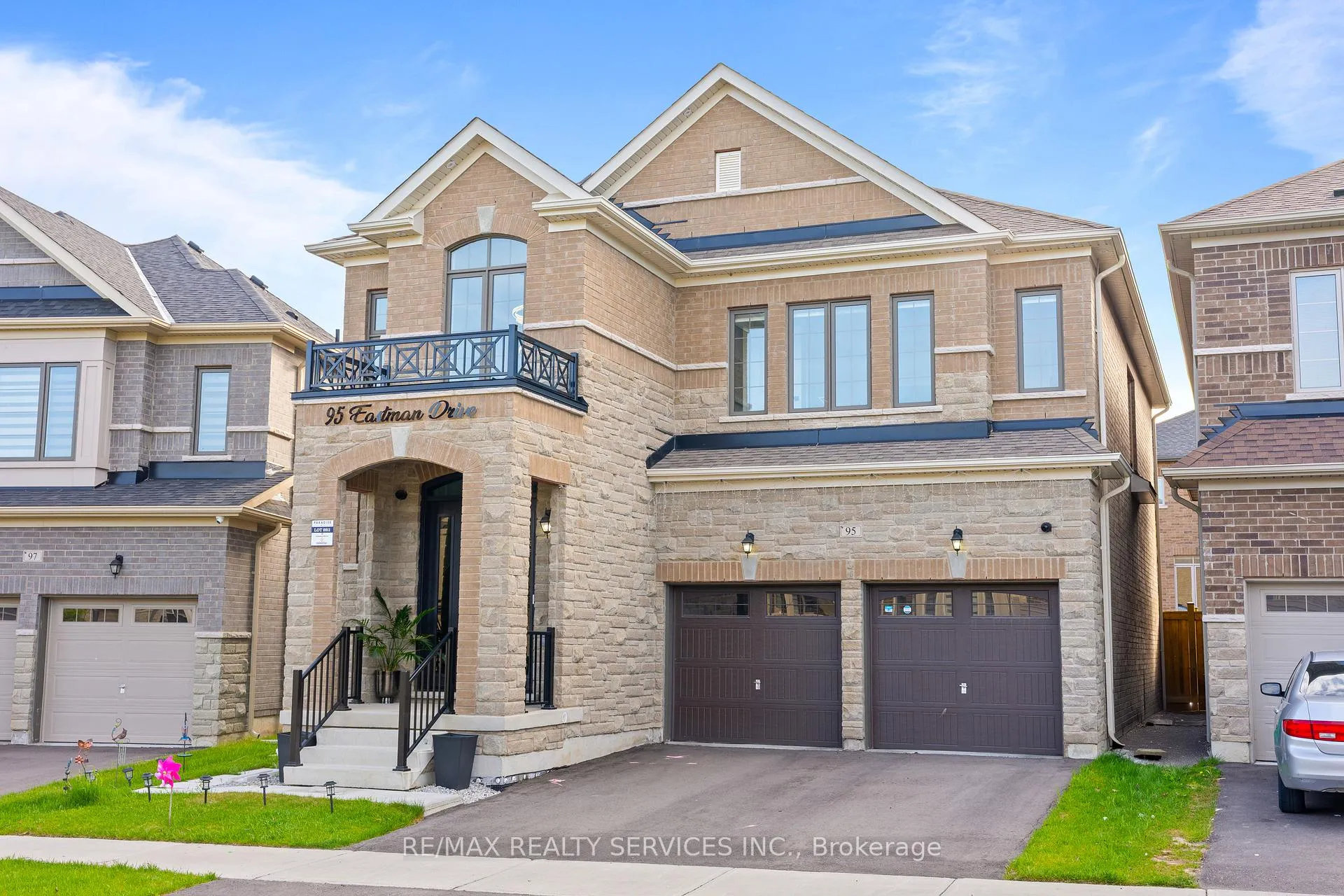 Photo 3 of 95 Eastman Drive, Brampton, Credit Valley — HOMEH