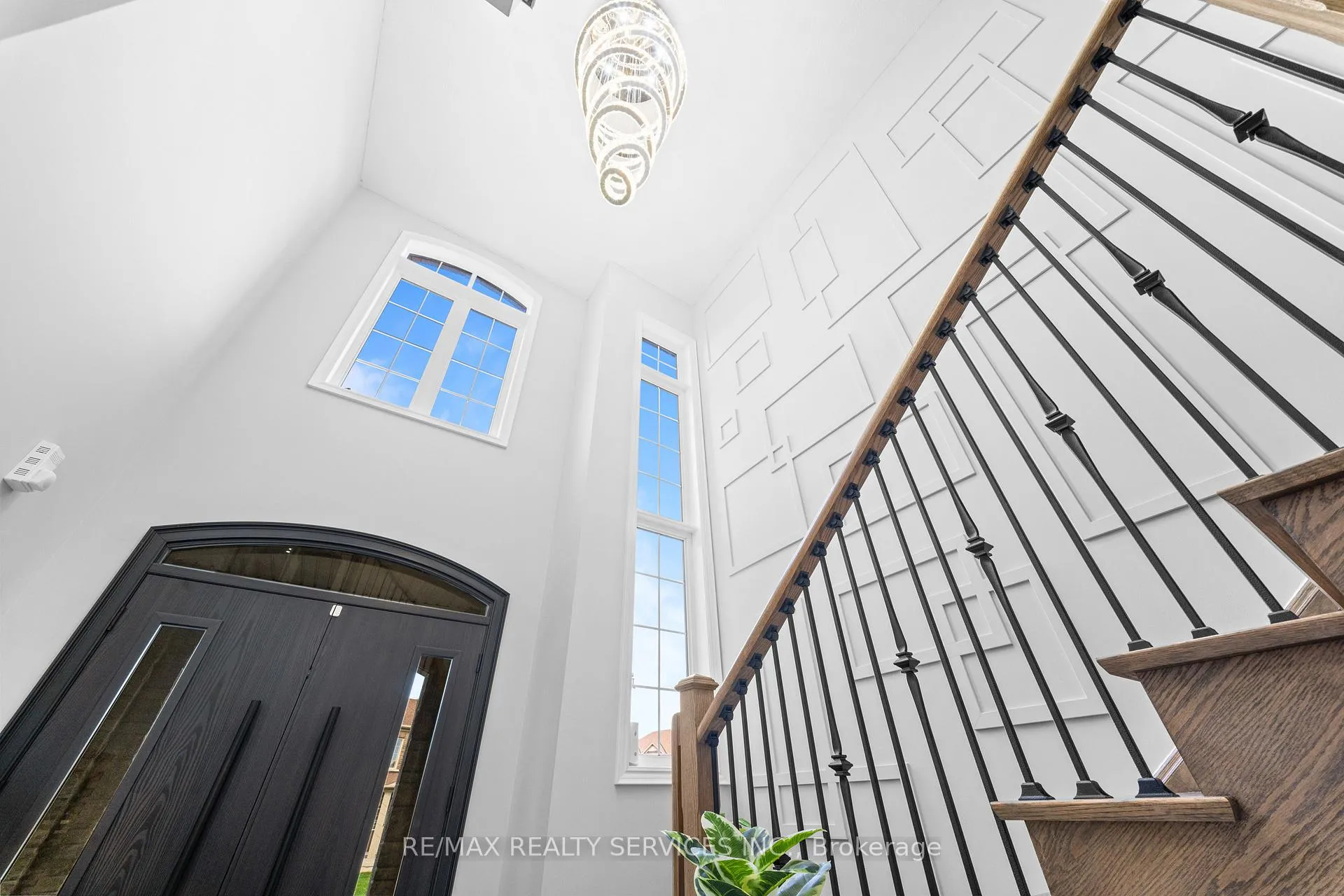 Photo 7 of 95 Eastman Drive, Brampton, Credit Valley — HOMEH