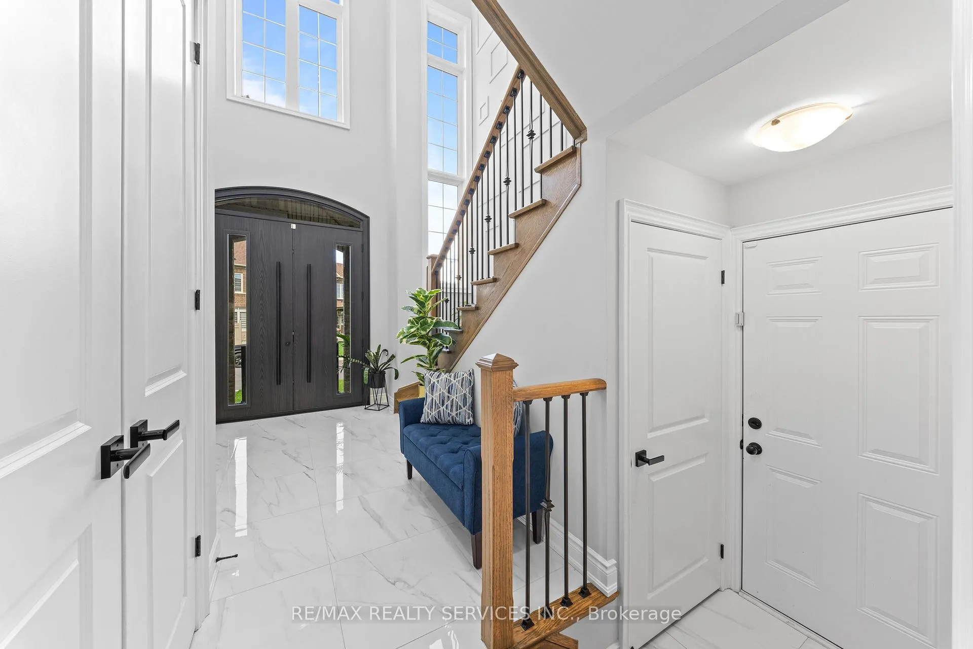 Photo 10 of 95 Eastman Drive, Brampton, Credit Valley — HOMEH