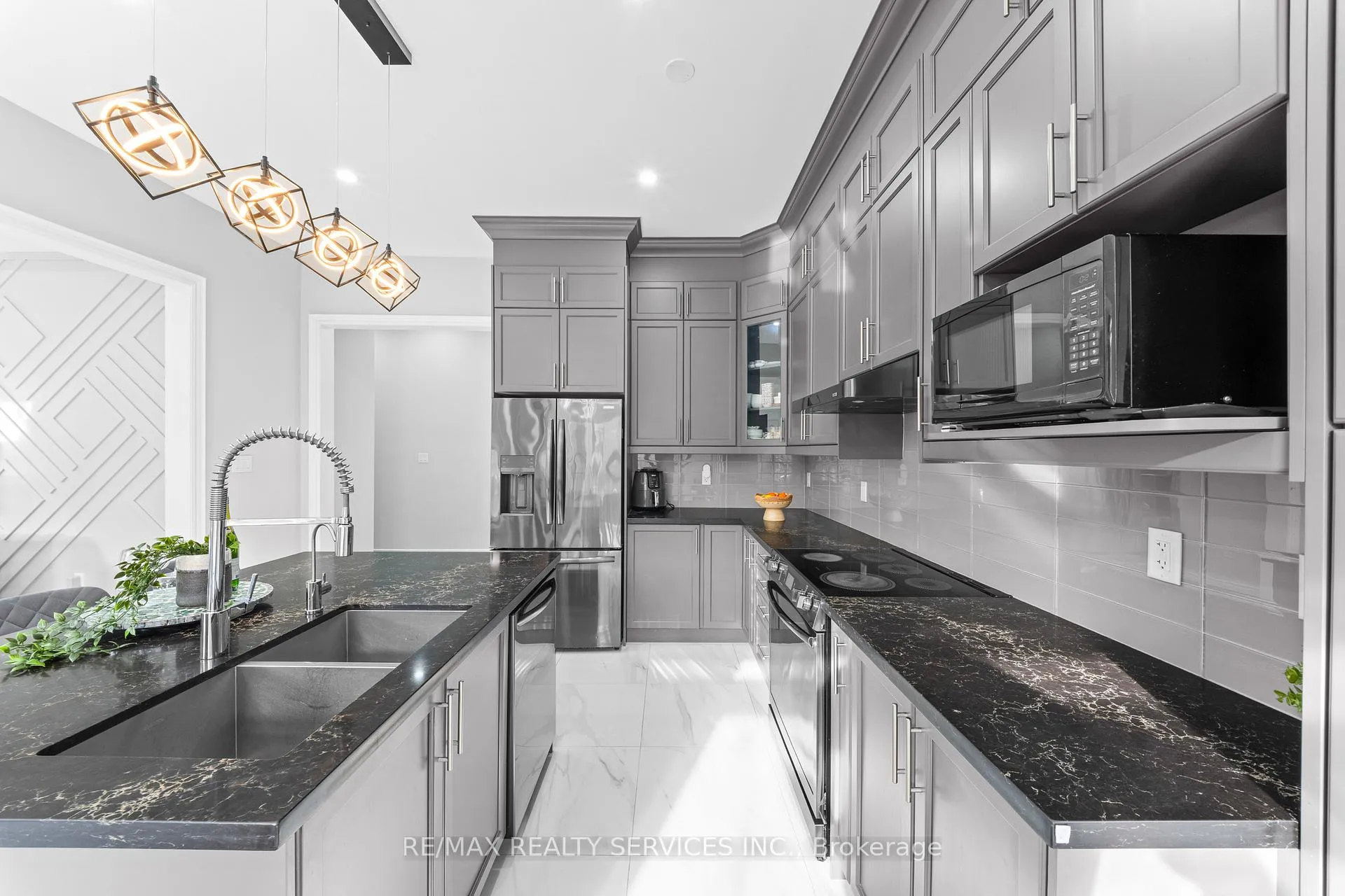Photo 18 of 95 Eastman Drive, Brampton, Credit Valley — HOMEH