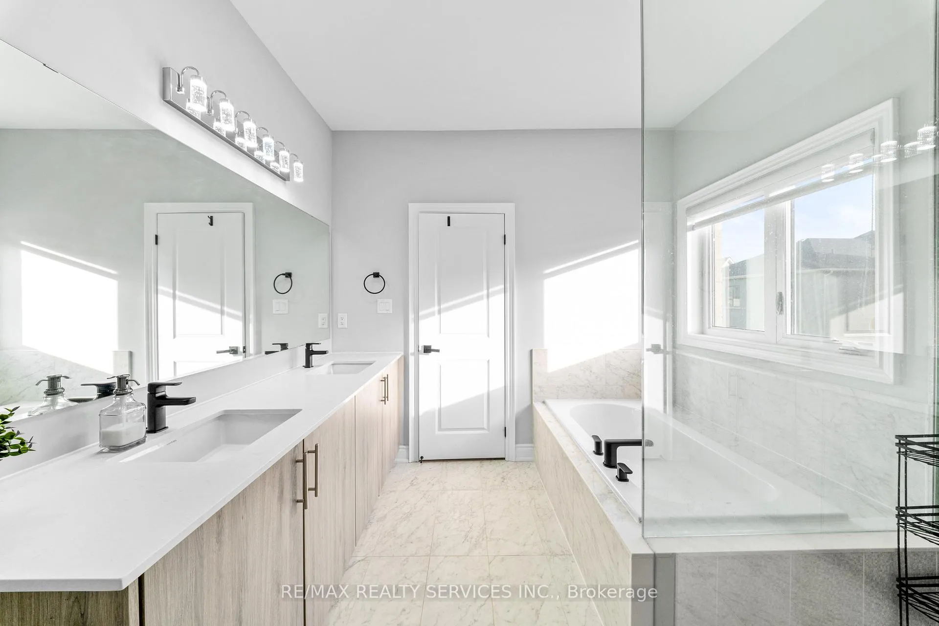 Photo 32 of 95 Eastman Drive, Brampton, Credit Valley — HOMEH