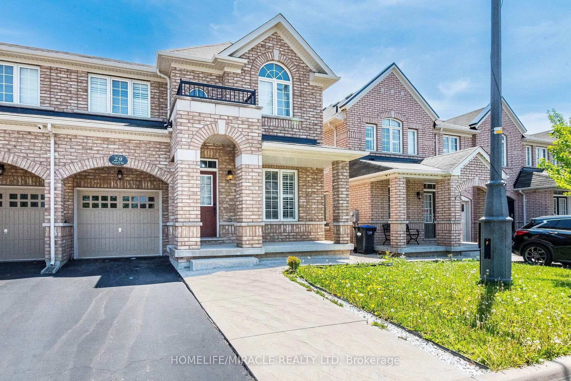 Photo 2 of 29 Oswald Road E, Brampton, Bram East — HOMEH