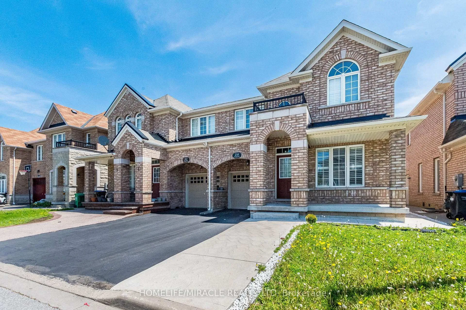 Photo 3 of 29 Oswald Road E, Brampton, Bram East — HOMEH