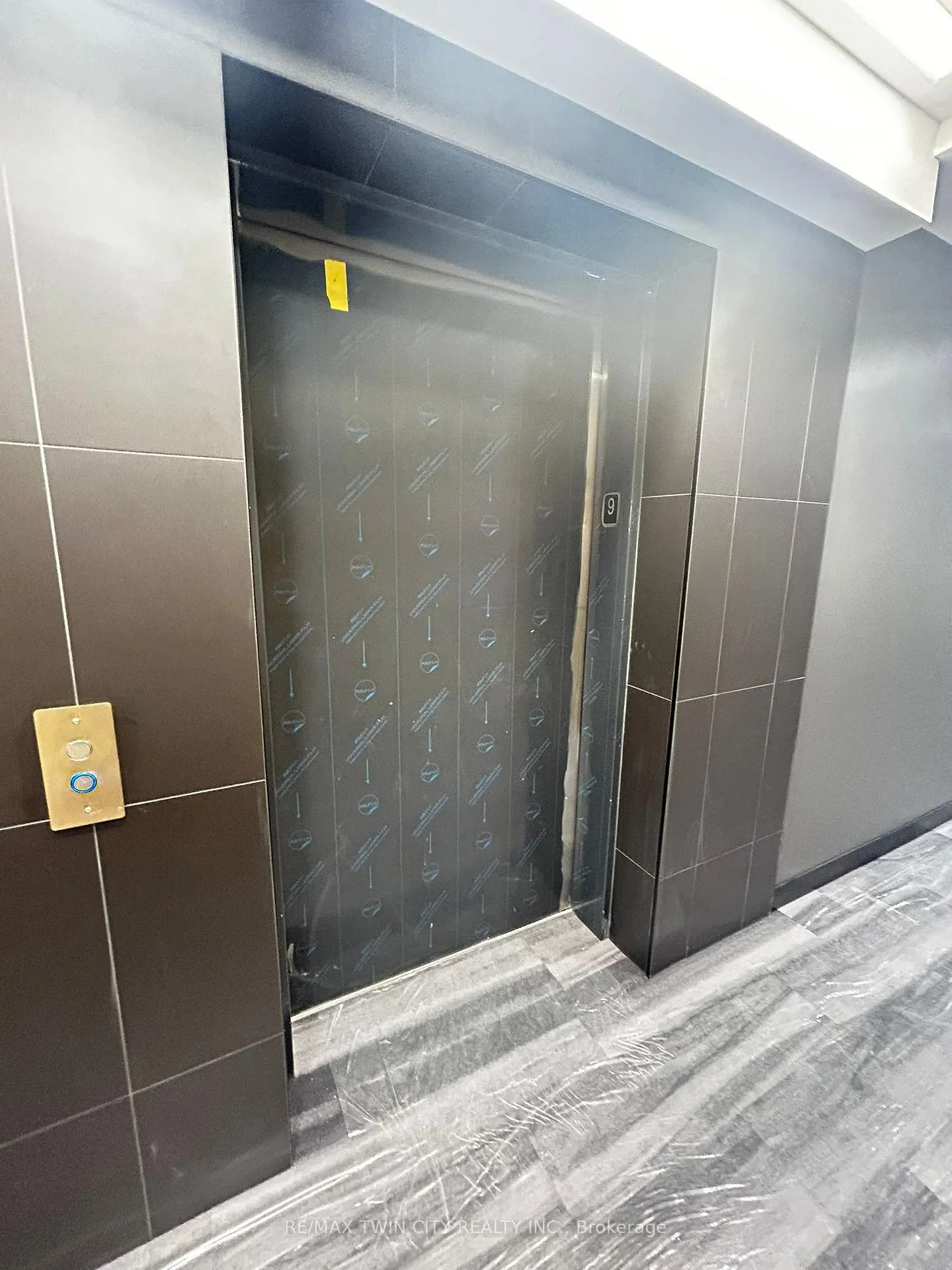 Photo 2 of Unit 905, 1333 Weber Street E, Kitchener — HOMEH