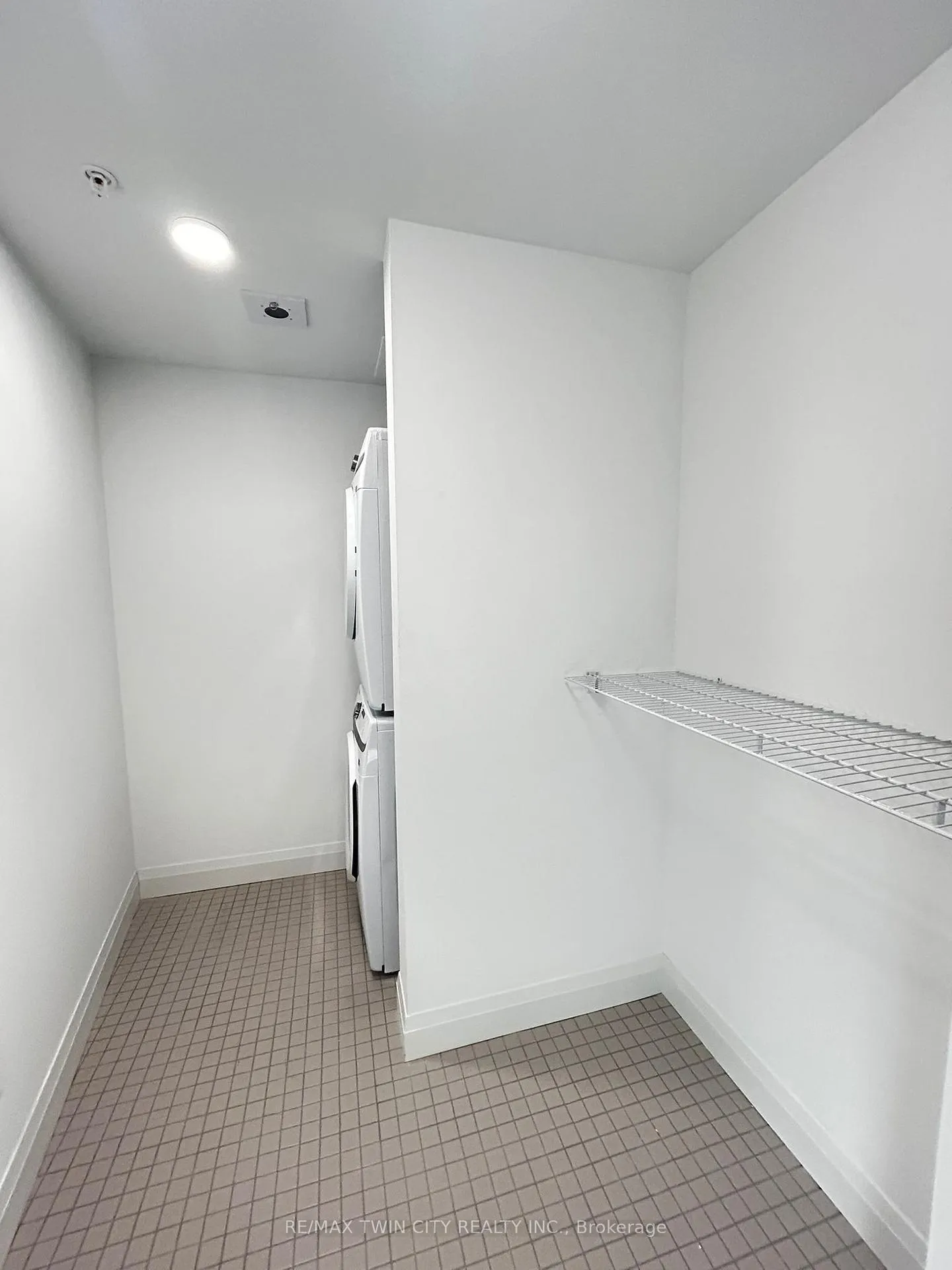 Photo 3 of Unit 905, 1333 Weber Street E, Kitchener — HOMEH
