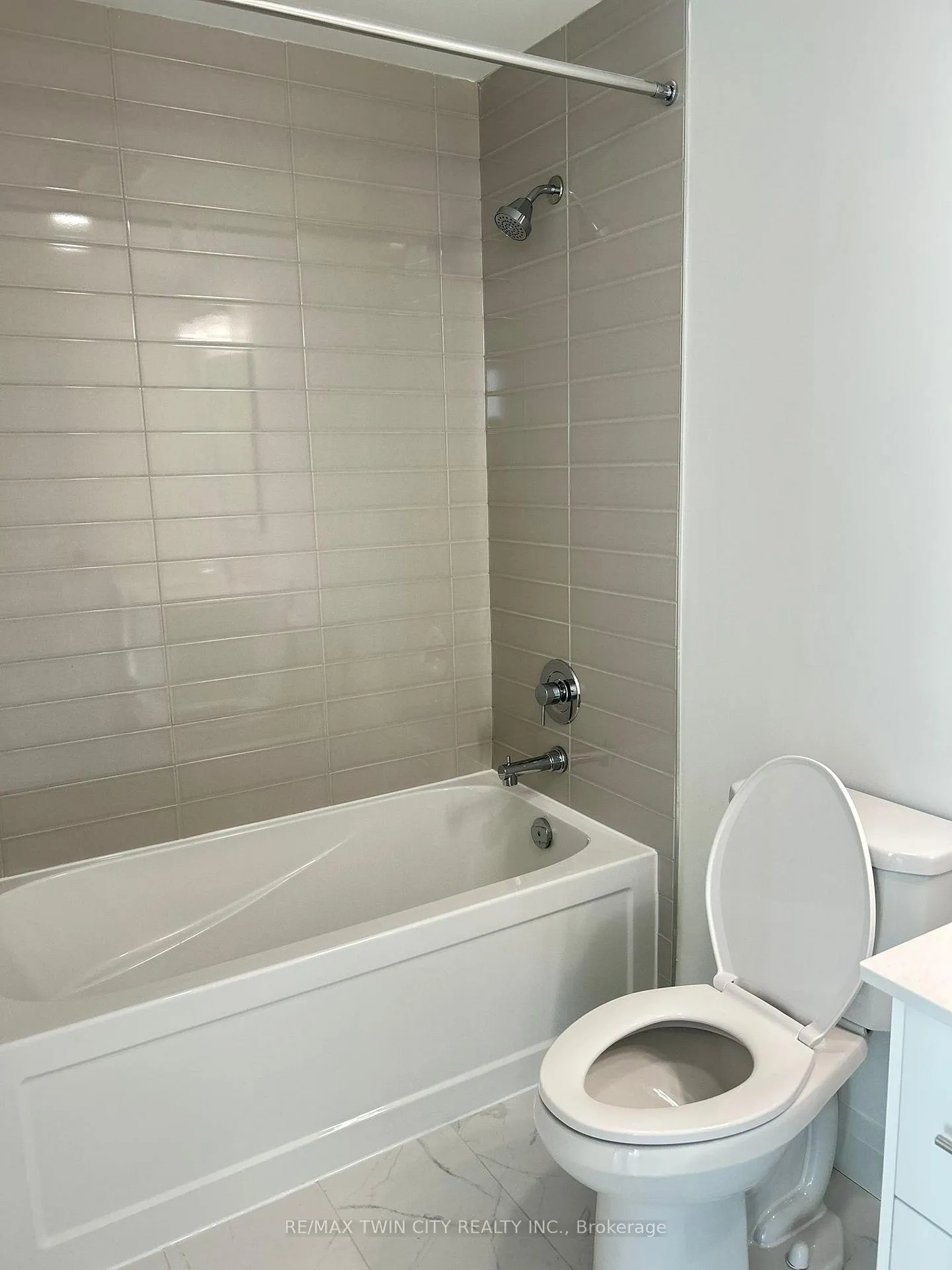 Photo 18 of Unit 905, 1333 Weber Street E, Kitchener — HOMEH