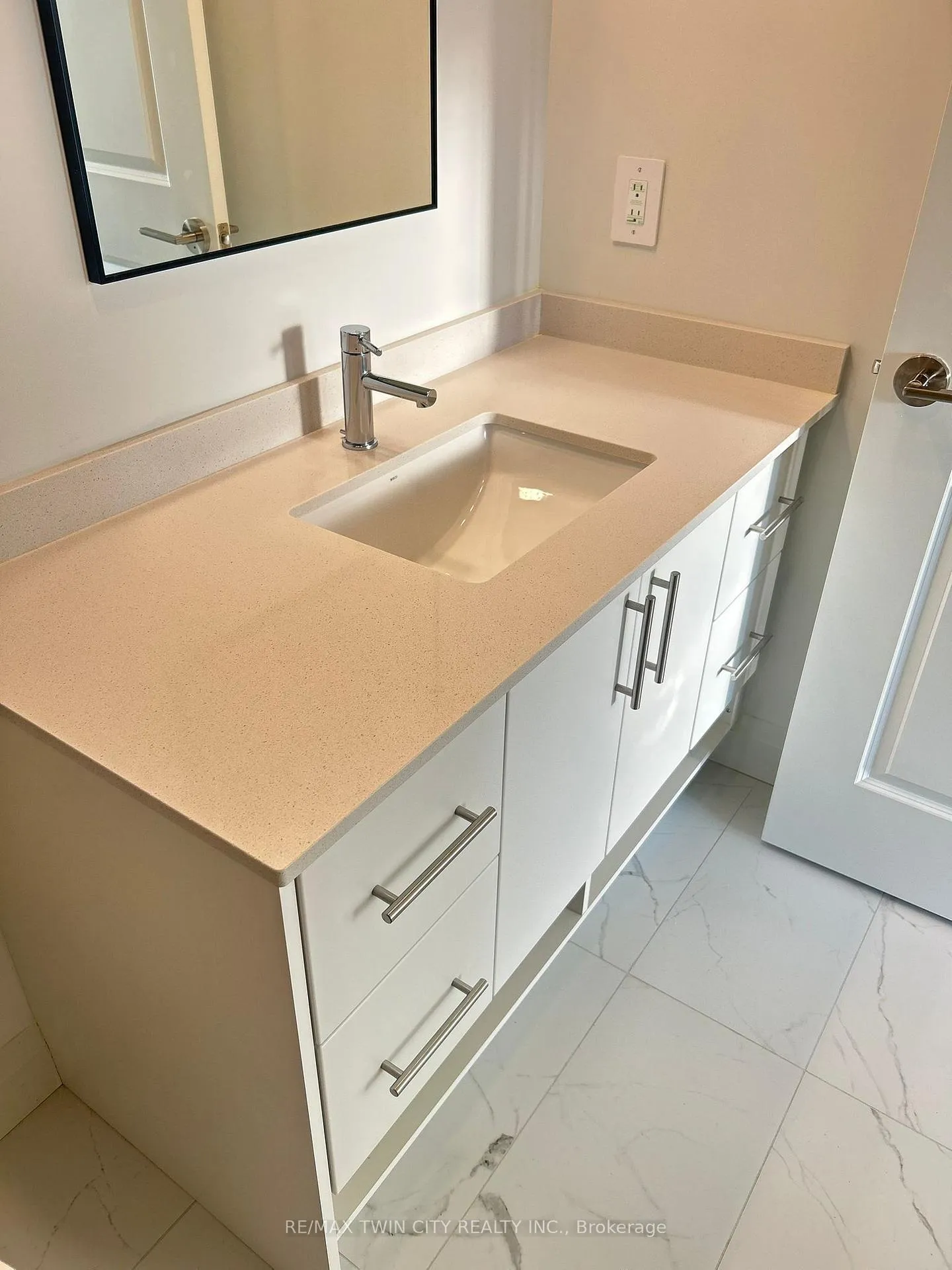 Photo 23 of Unit 905, 1333 Weber Street E, Kitchener — HOMEH