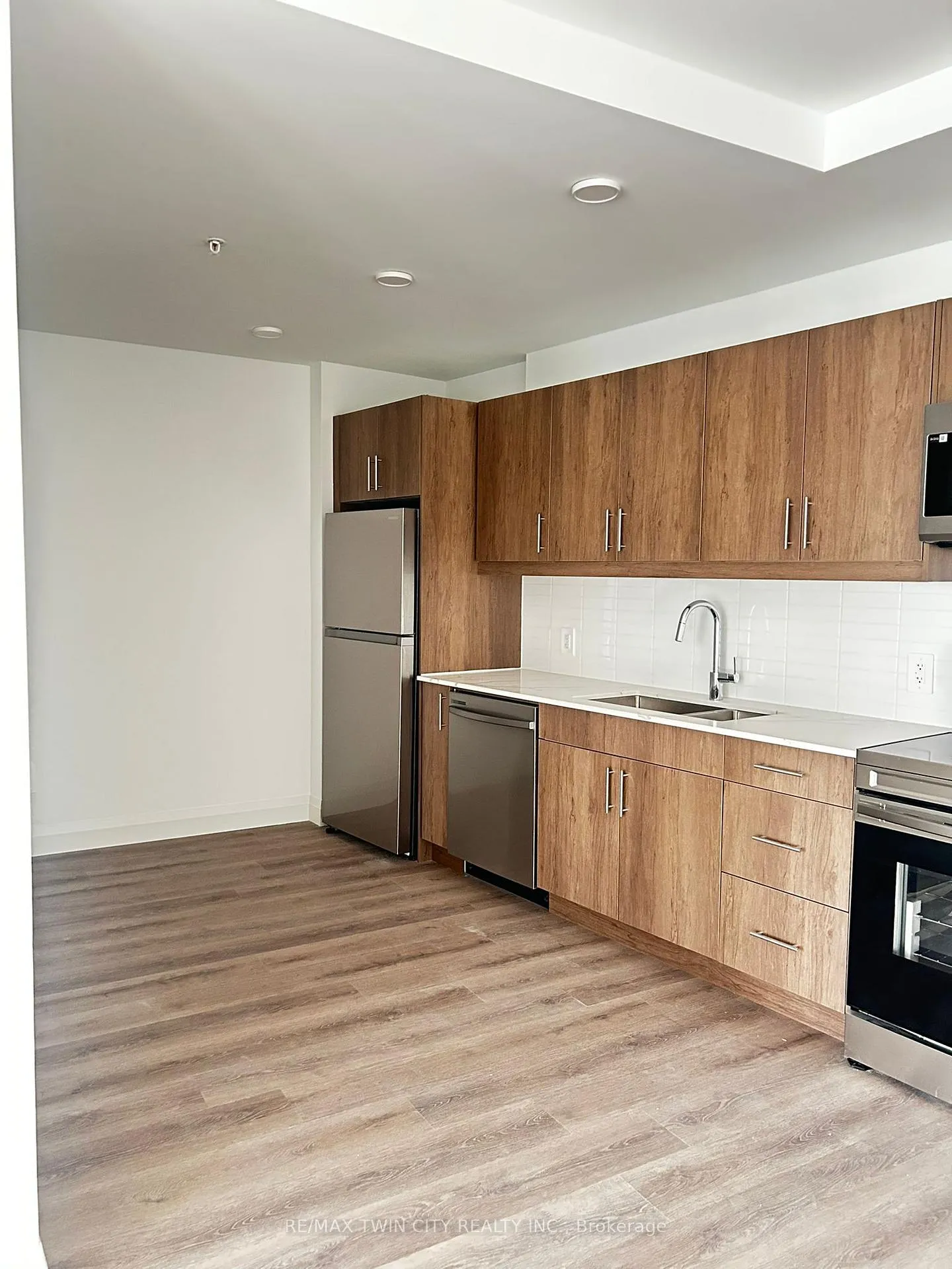 Photo 26 of Unit 905, 1333 Weber Street E, Kitchener — HOMEH