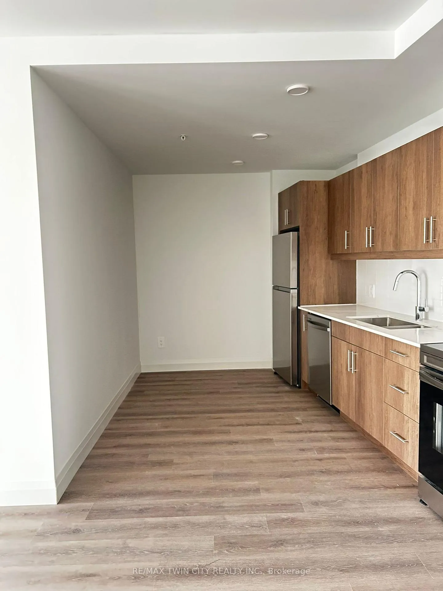 Photo 27 of Unit 905, 1333 Weber Street E, Kitchener — HOMEH