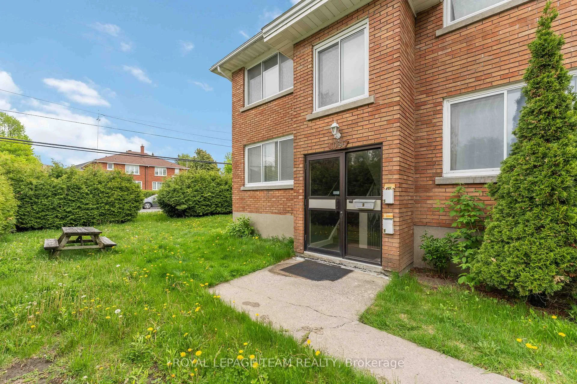 Photo 1 of Unit 3, 1086 Apolydor Avenue, Ottawa, Billings Bridge — HOMEH
