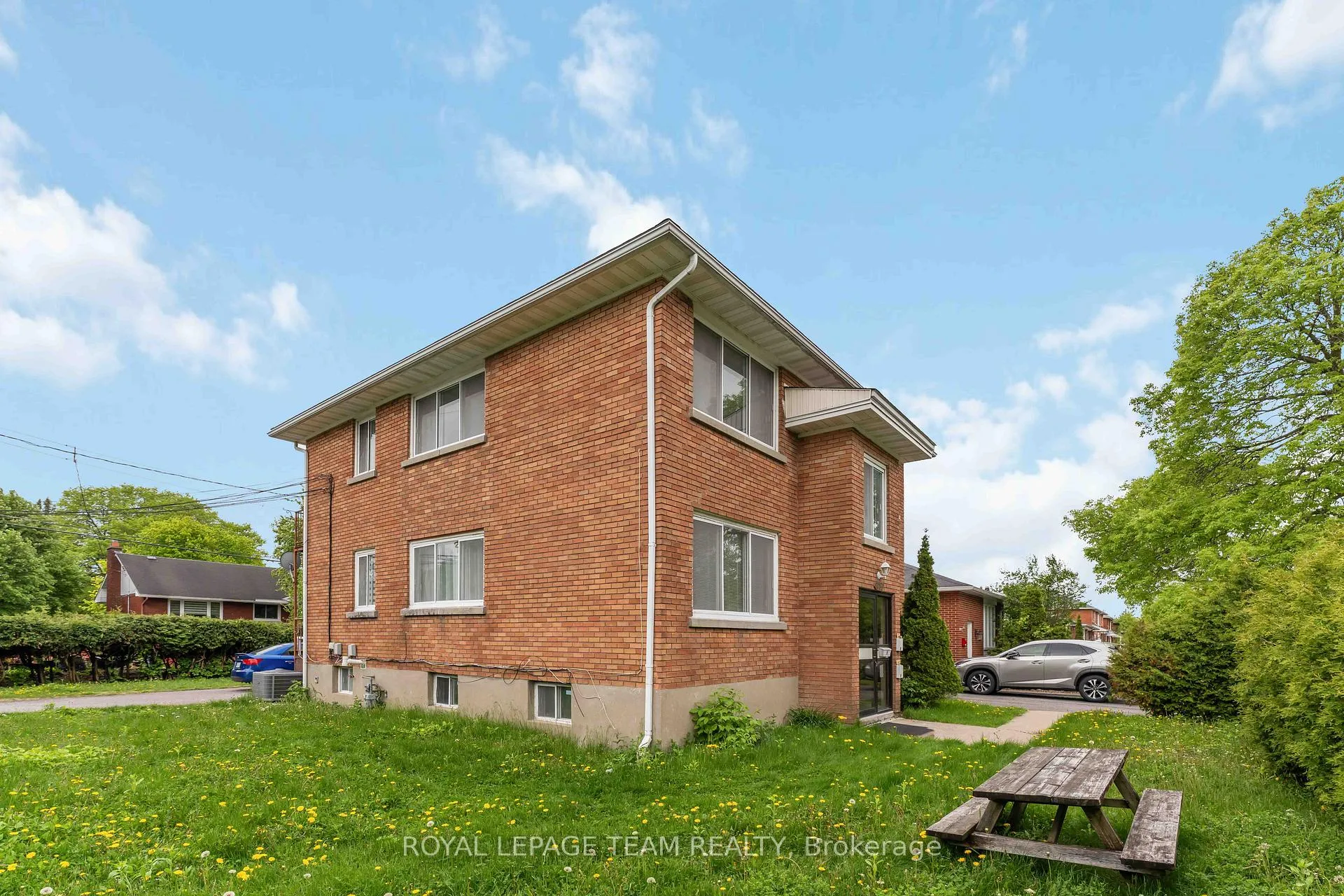 Photo 2 of Unit 3, 1086 Apolydor Avenue, Ottawa, Billings Bridge — HOMEH