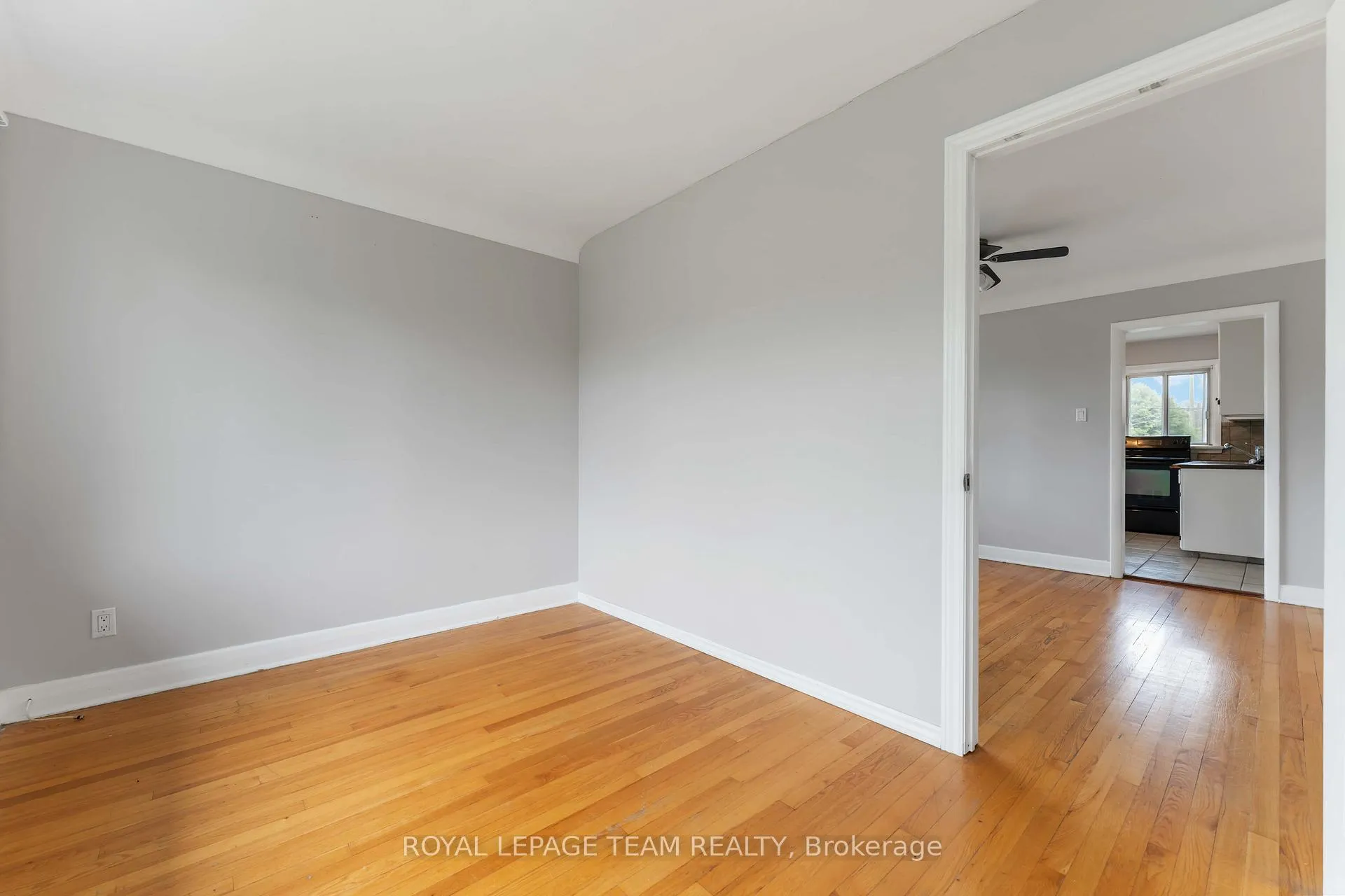 Photo 8 of Unit 3, 1086 Apolydor Avenue, Ottawa, Billings Bridge — HOMEH